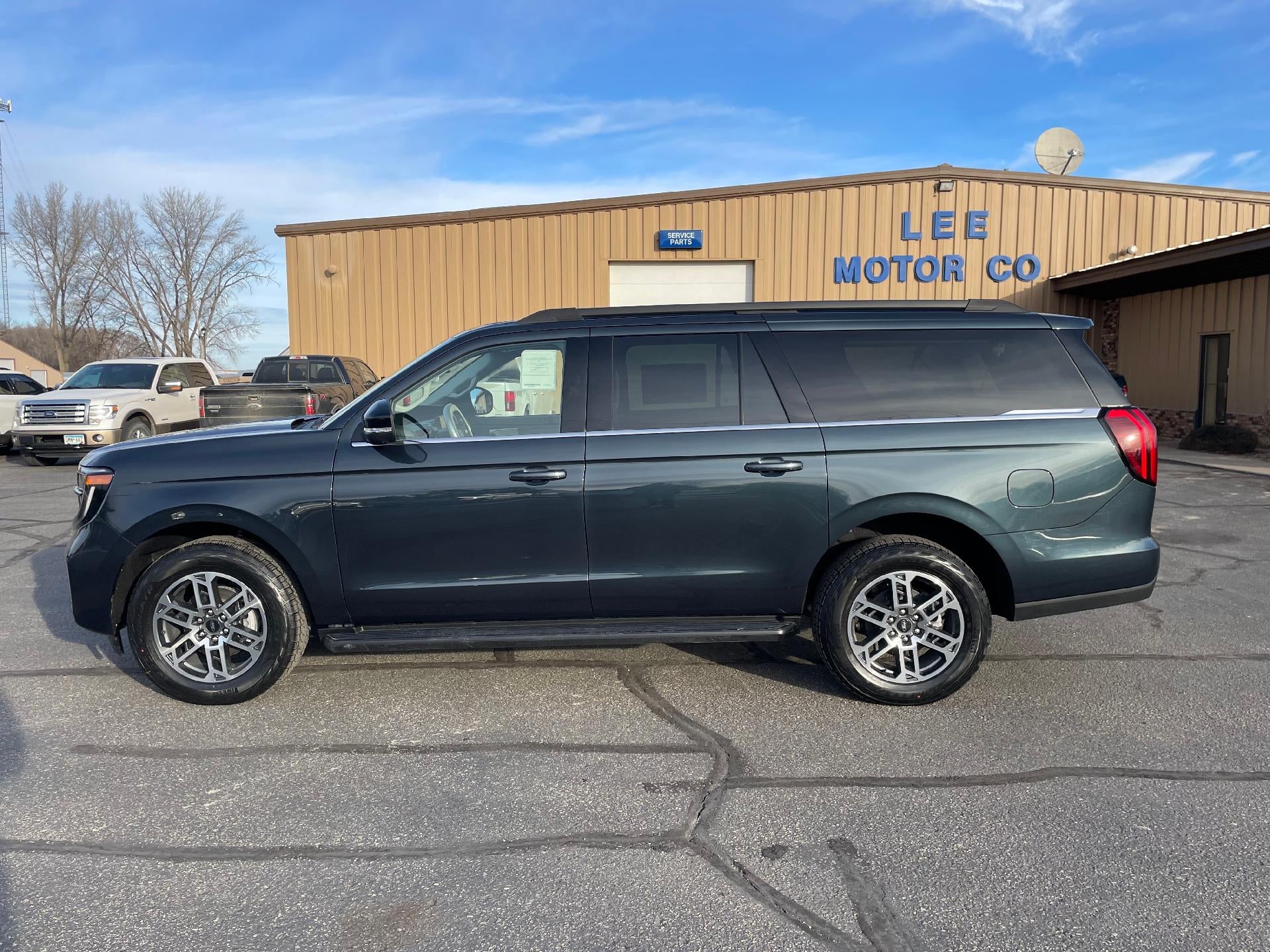 2026 Ford Expedition MAX Active