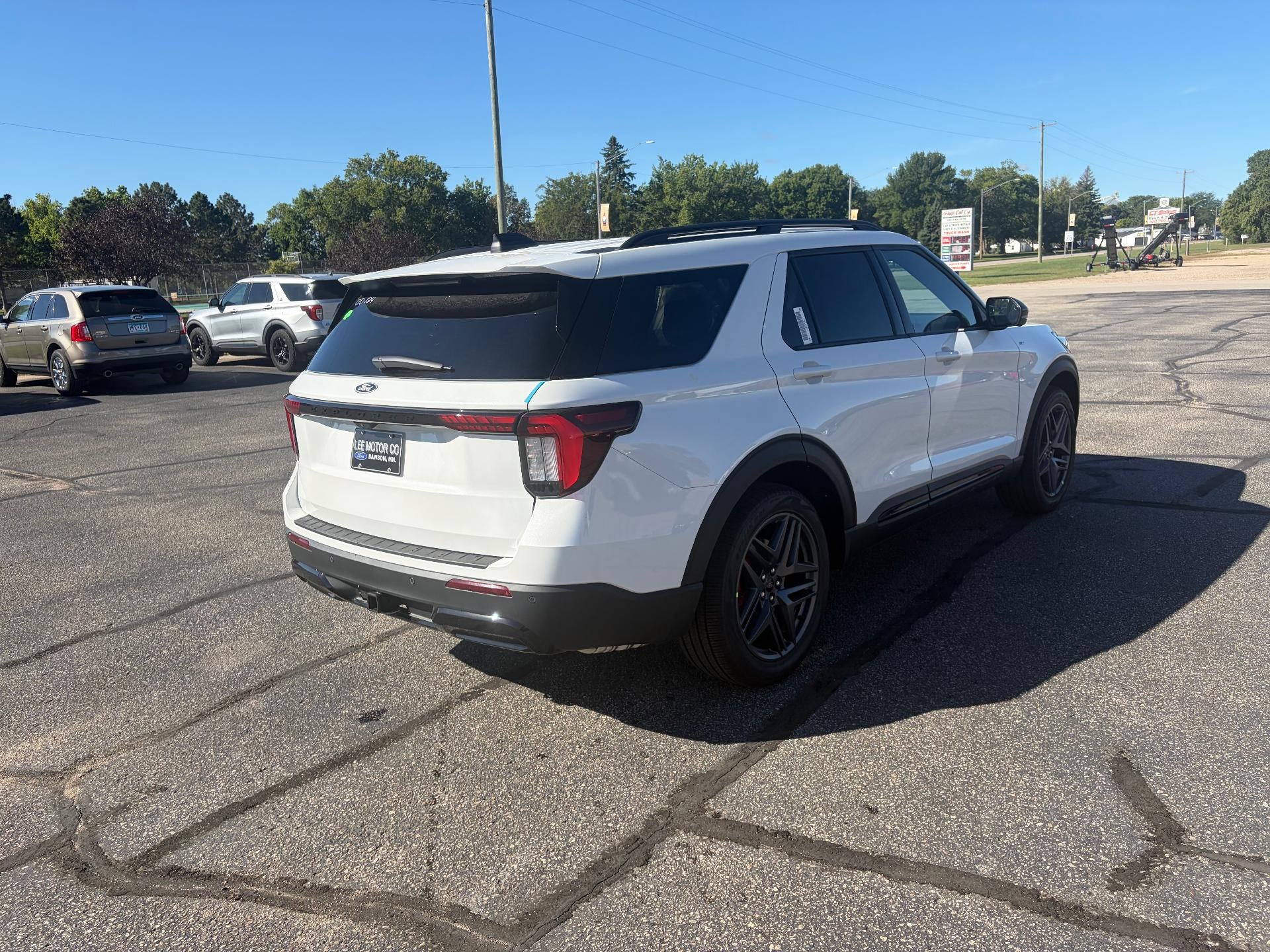 2027 Ford Explorer 4-Door 4DR 4WD ST-LINE