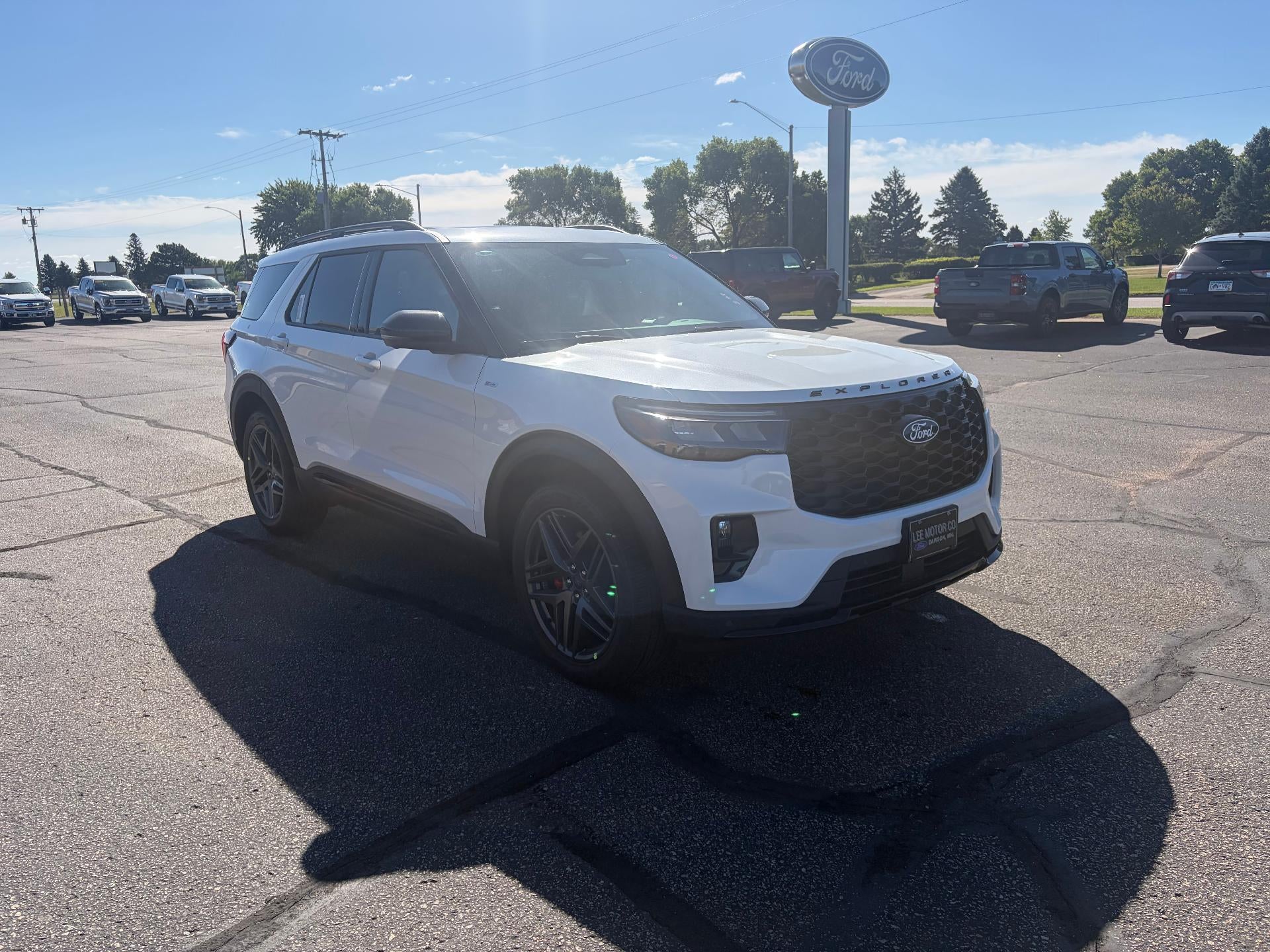 2027 Ford Explorer 4-Door 4DR 4WD ST-LINE
