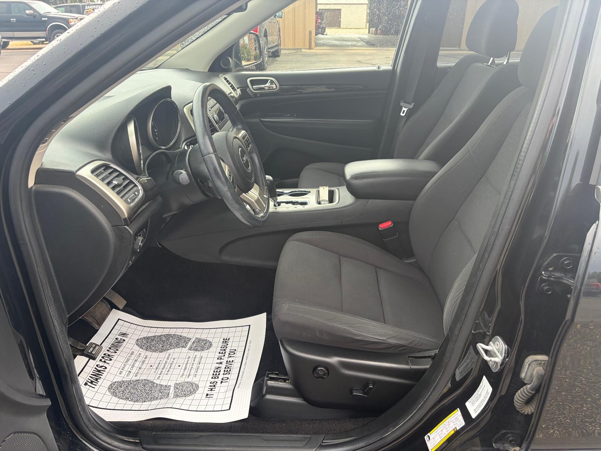 2012 Jeep Grand Cherokee 4WD 4dr Laredo