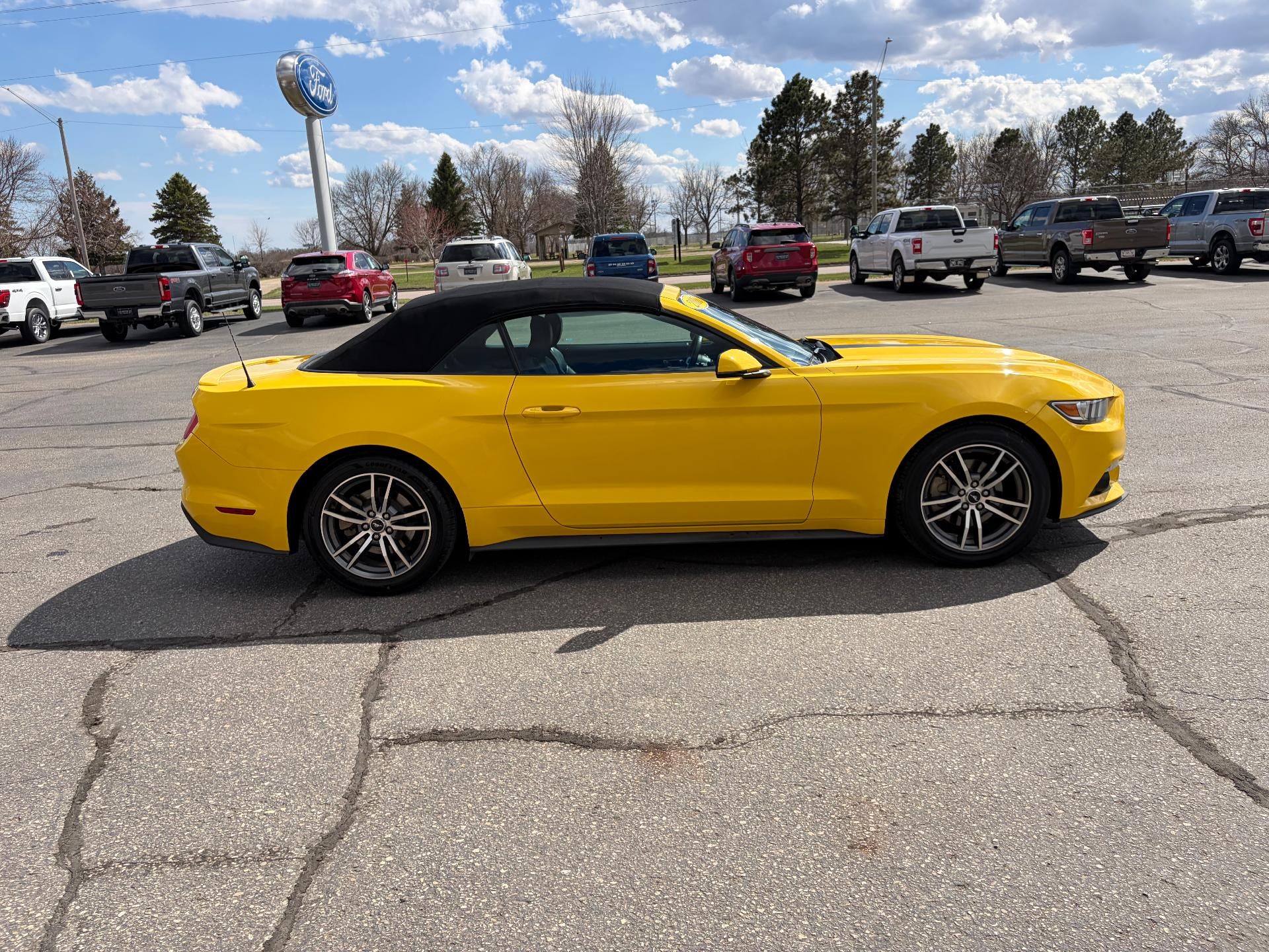 2016 Ford Mustang 2dr Conv EcoBoost Premium
