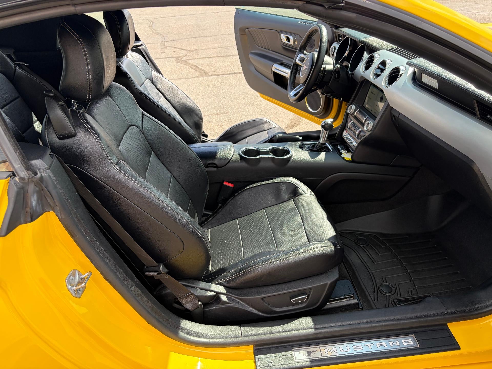 2016 Ford Mustang 2dr Conv EcoBoost Premium