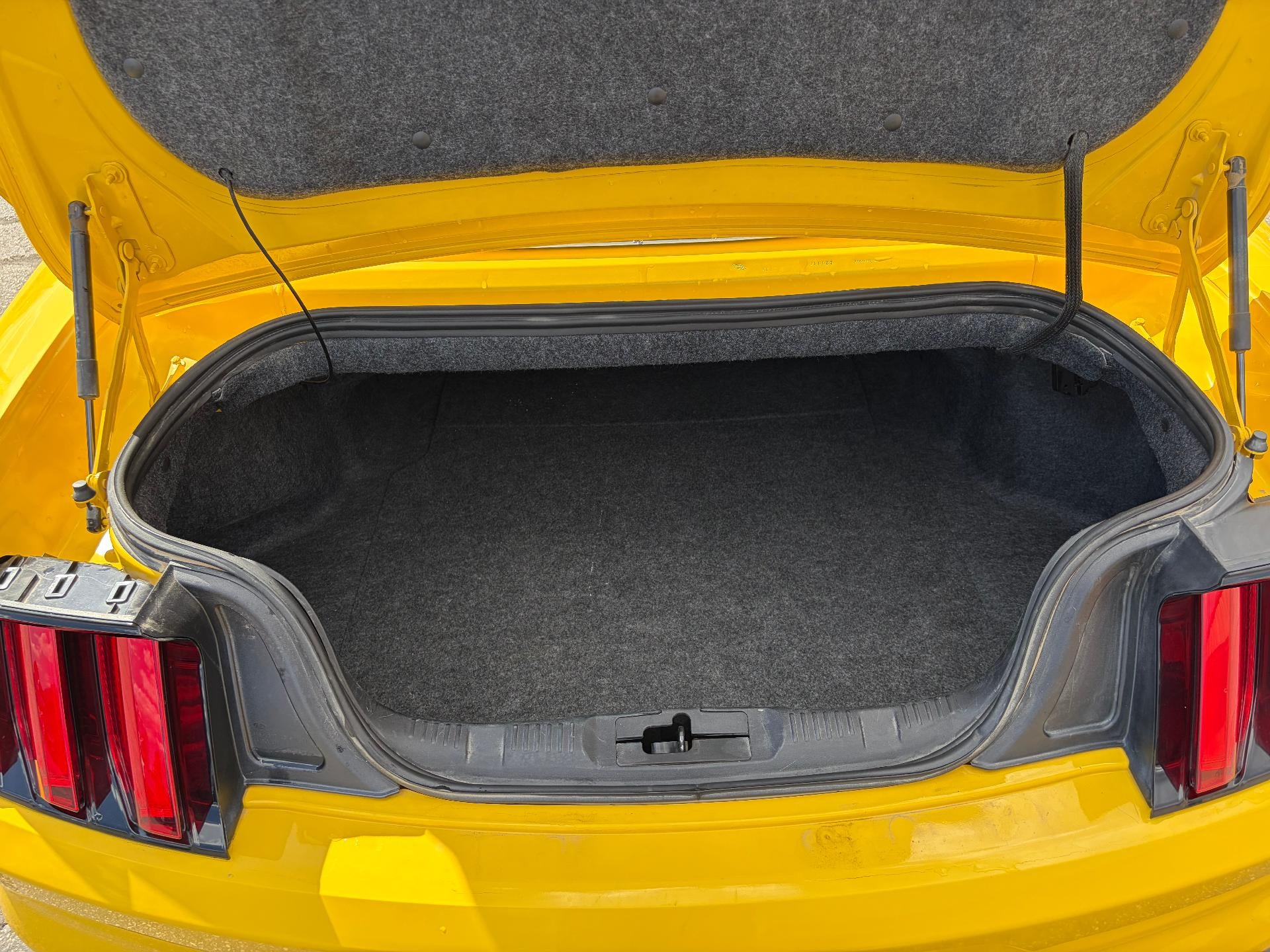 2016 Ford Mustang 2dr Conv EcoBoost Premium