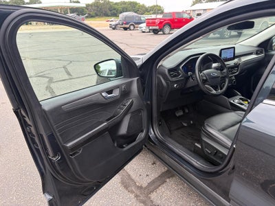 2022 Ford Escape Titanium AWD