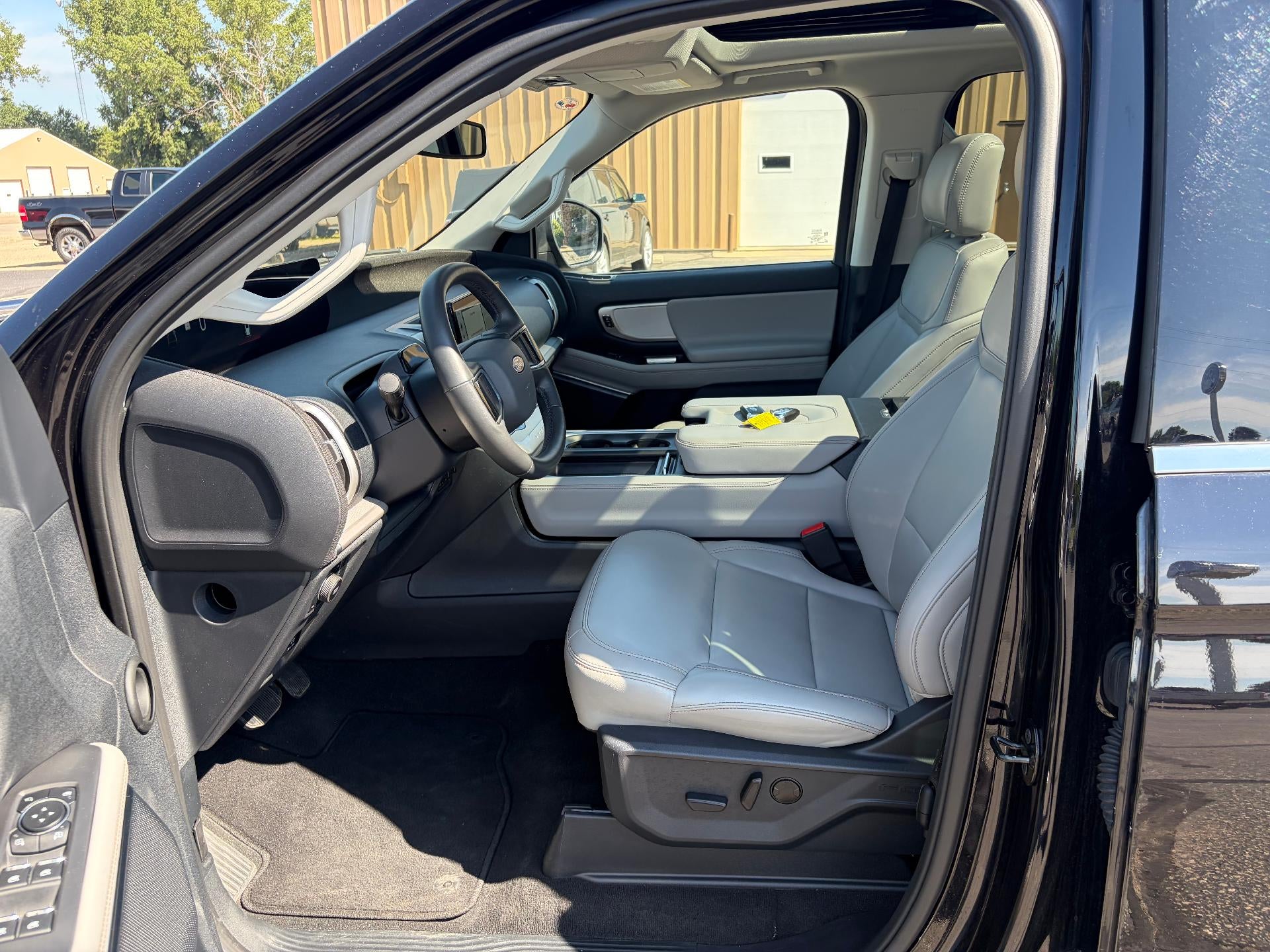 2025 Ford Expedition Max Active 4x4