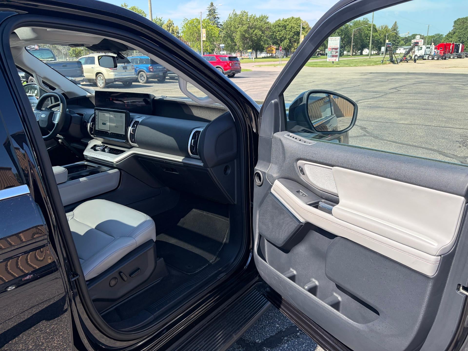 2025 Ford Expedition Max Active 4x4