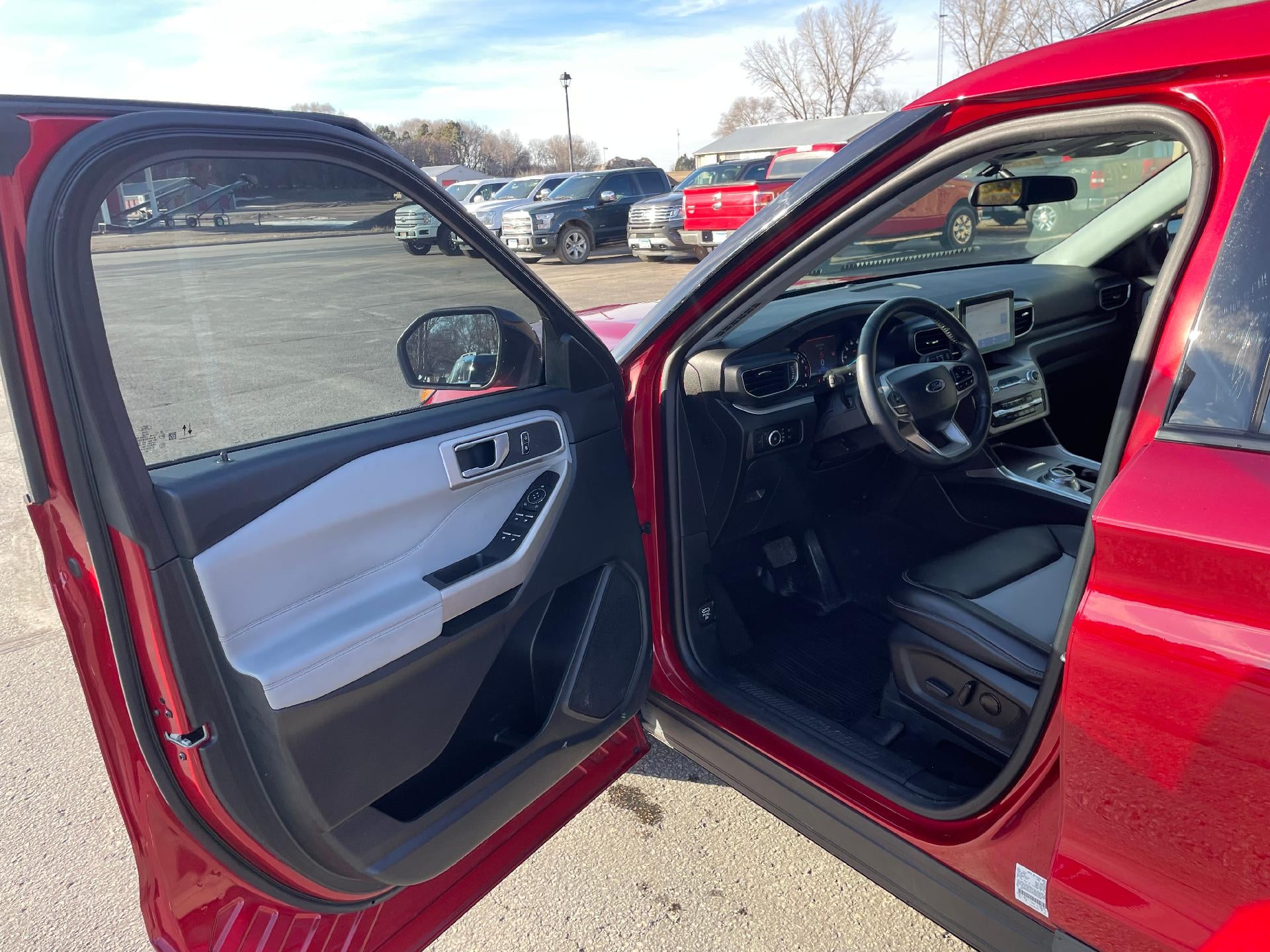 2023 Ford Explorer XLT 4WD