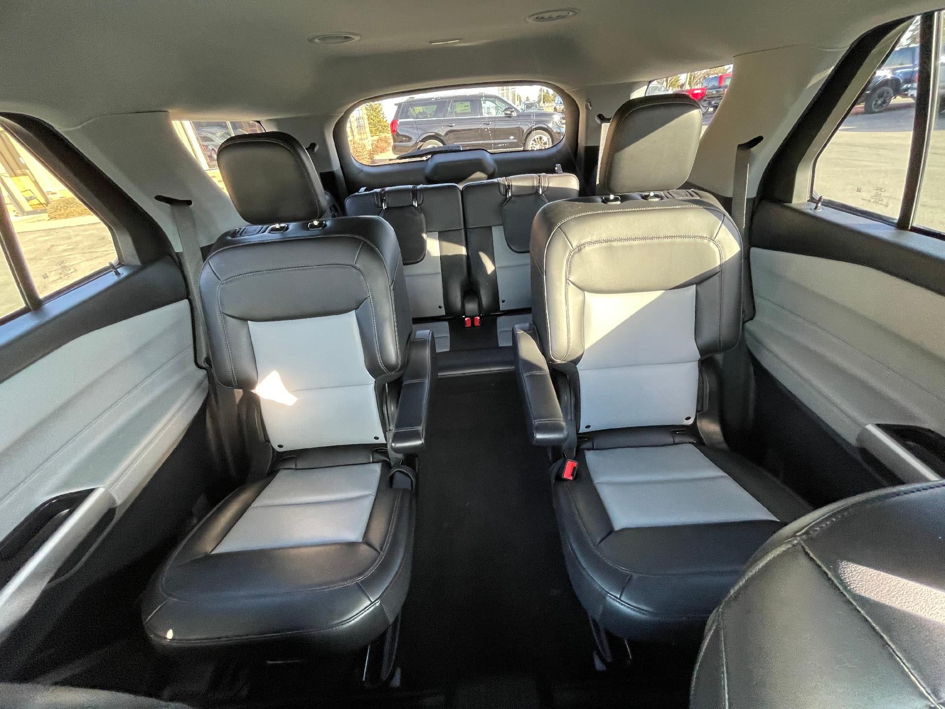 2023 Ford Explorer XLT 4WD