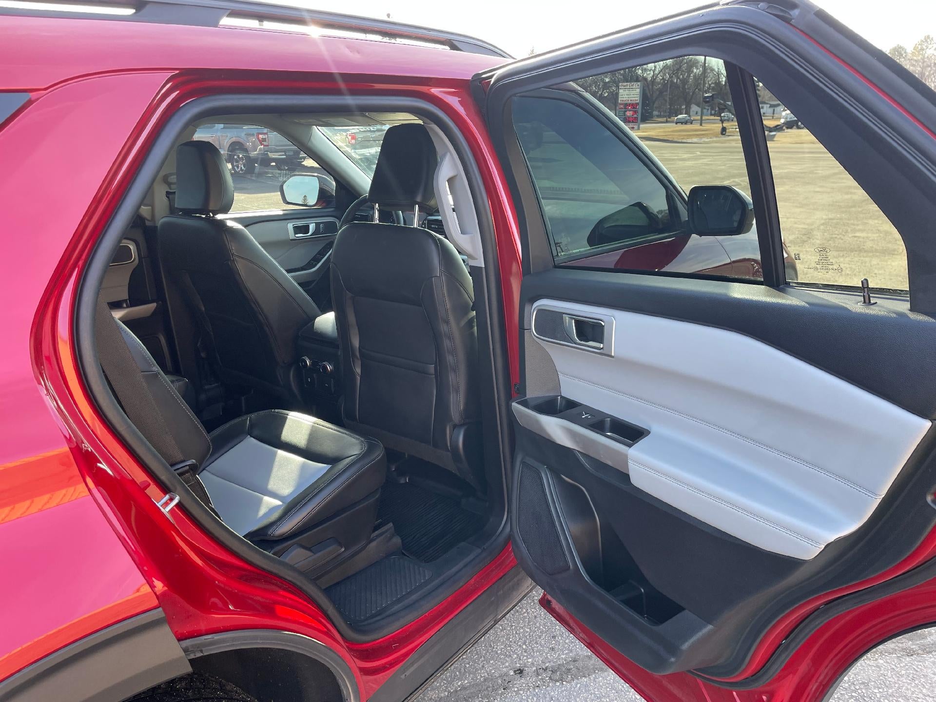 2023 Ford Explorer XLT 4WD