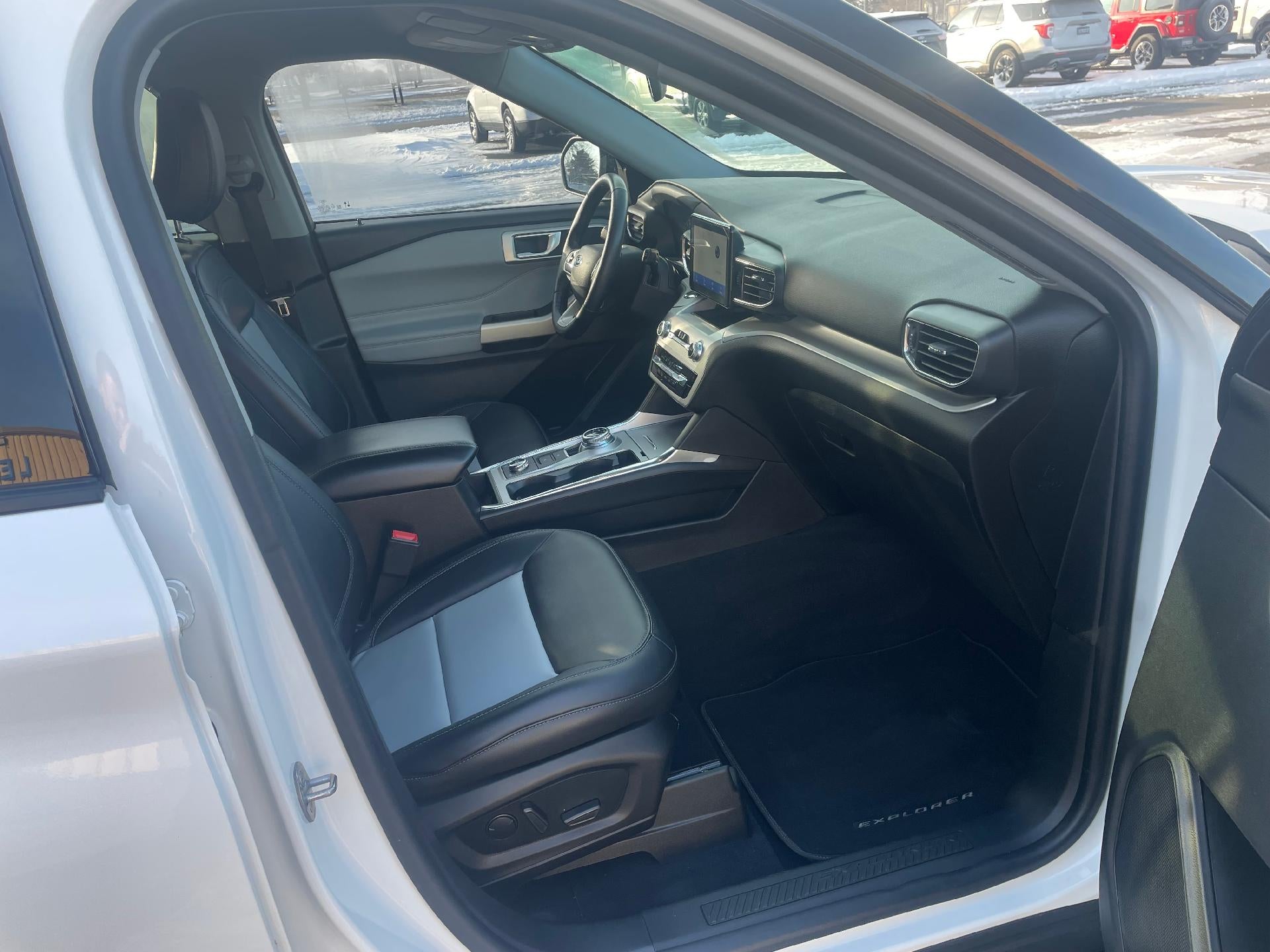 2022 Ford Explorer XLT 4WD