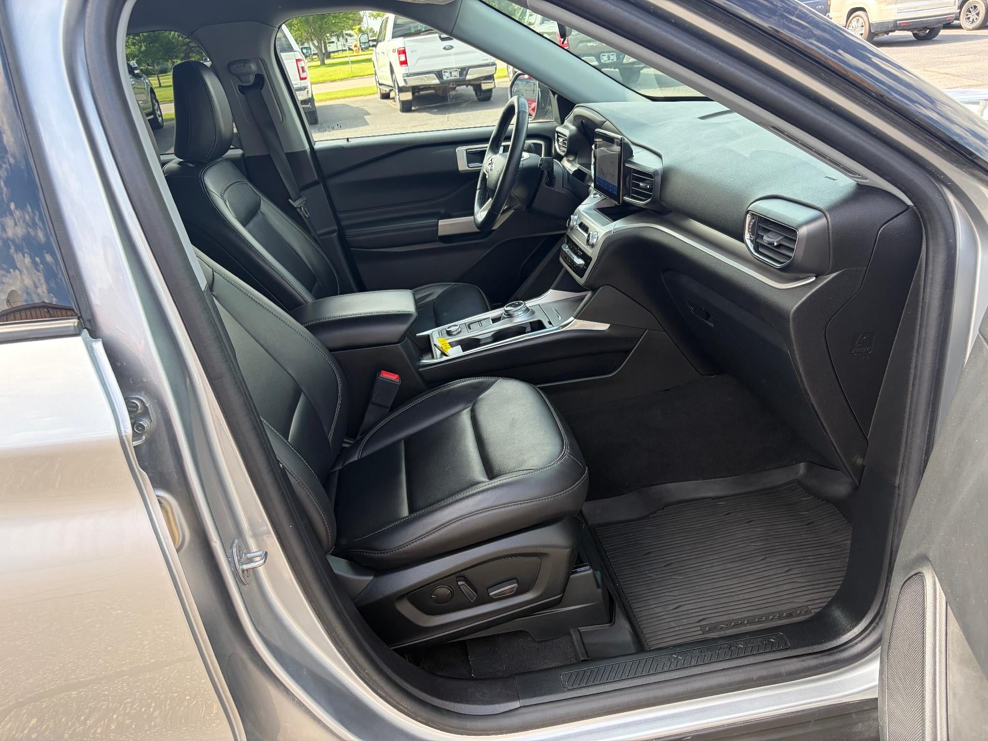 2022 Ford Explorer XLT 4WD