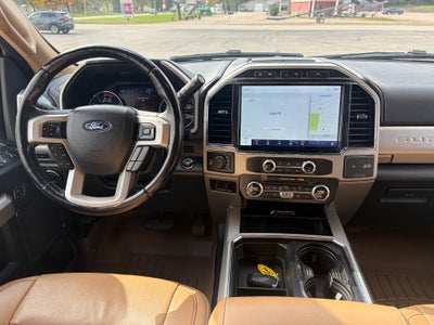 2022 Ford Super Duty F-350 SRW LARIAT 4WD Crew Cab 8' Box