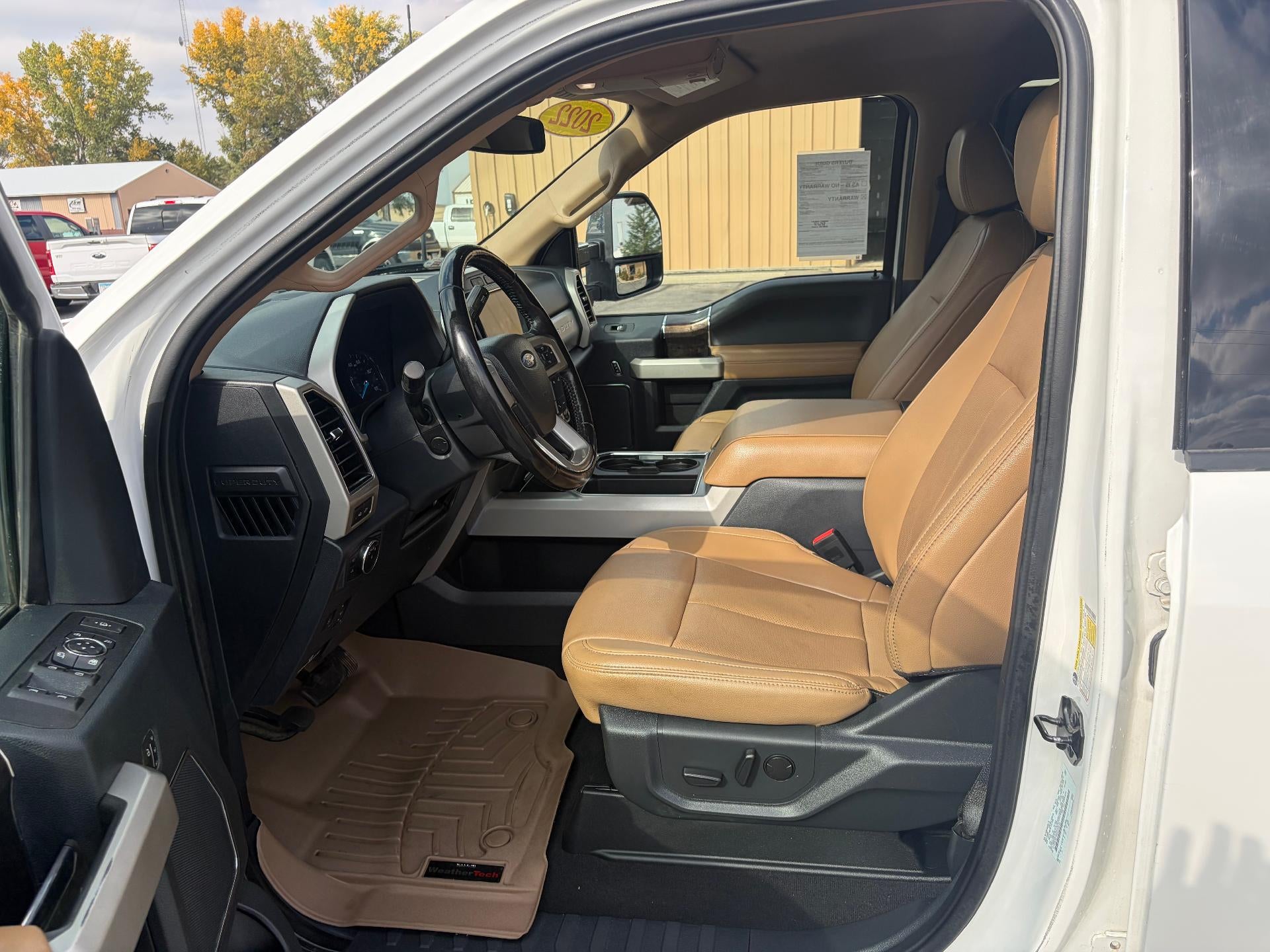 2022 Ford Super Duty F-350 SRW LARIAT 4WD Crew Cab 8' Box