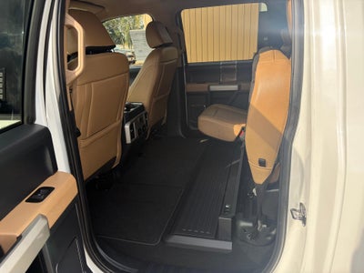 2022 Ford Super Duty F-350 SRW LARIAT 4WD Crew Cab 8' Box
