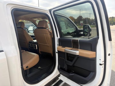 2022 Ford Super Duty F-350 SRW LARIAT 4WD Crew Cab 8' Box