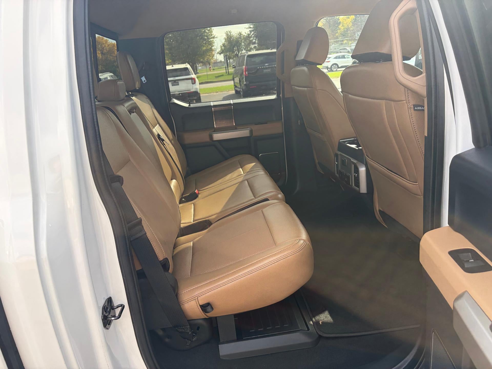 2022 Ford Super Duty F-350 SRW LARIAT 4WD Crew Cab 8' Box