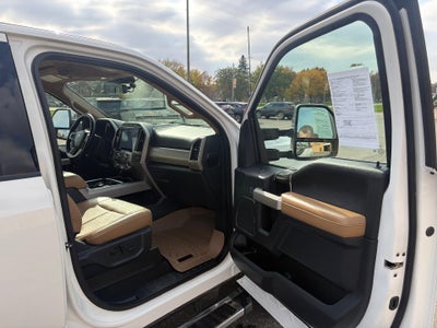 2022 Ford Super Duty F-350 SRW LARIAT 4WD Crew Cab 8' Box