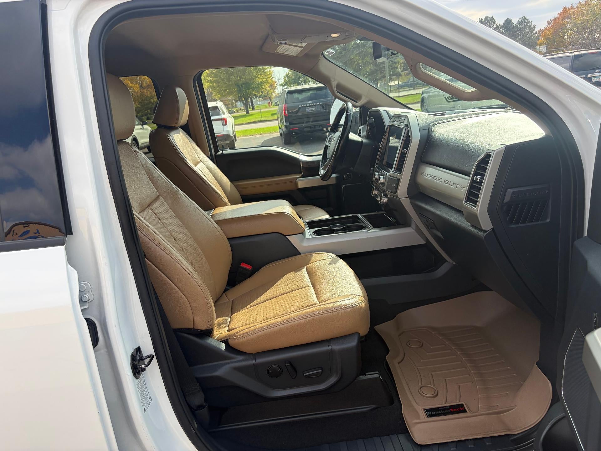 2022 Ford Super Duty F-350 SRW LARIAT 4WD Crew Cab 8' Box