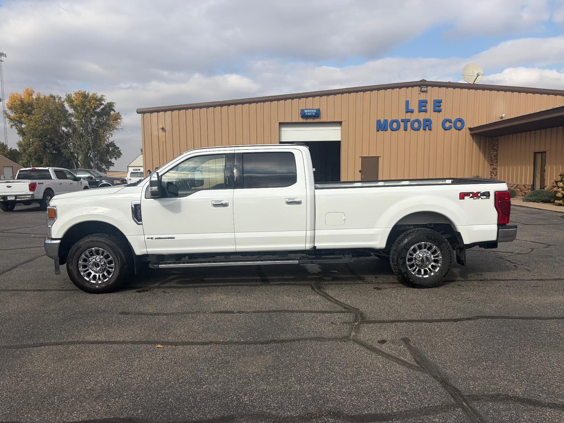 2022 Ford Super Duty F-350 SRW LARIAT 4WD Crew Cab 8' Box