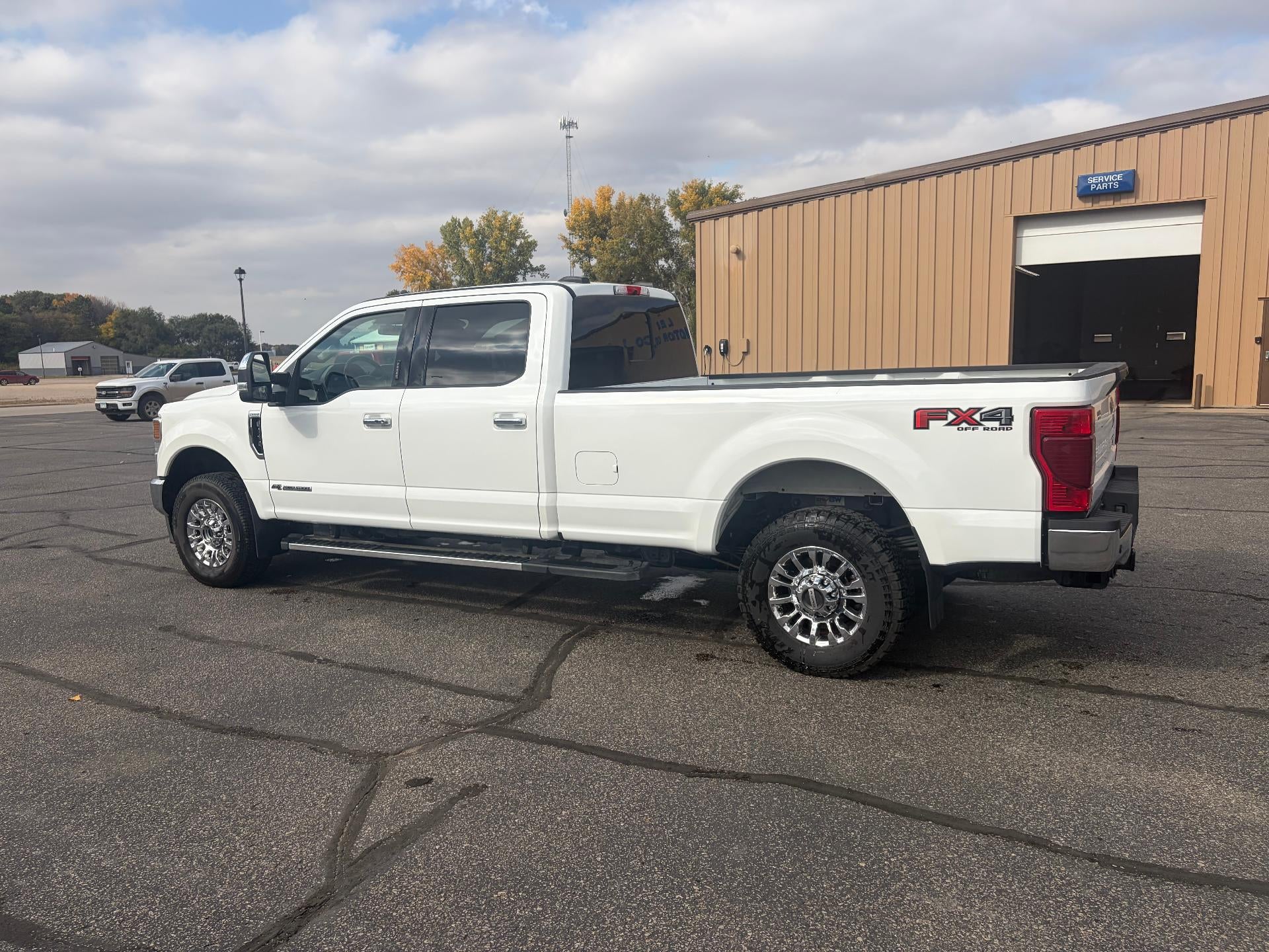 2022 Ford Super Duty F-350 SRW LARIAT 4WD Crew Cab 8' Box