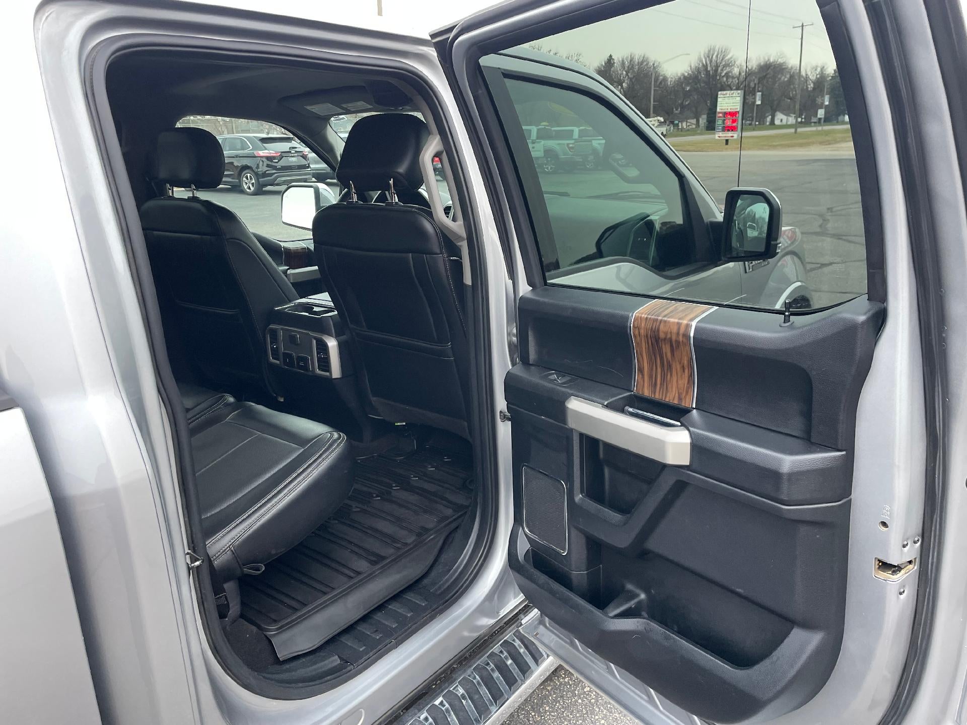 2020 Ford F-150 LARIAT 4WD SuperCrew 5.5' Box