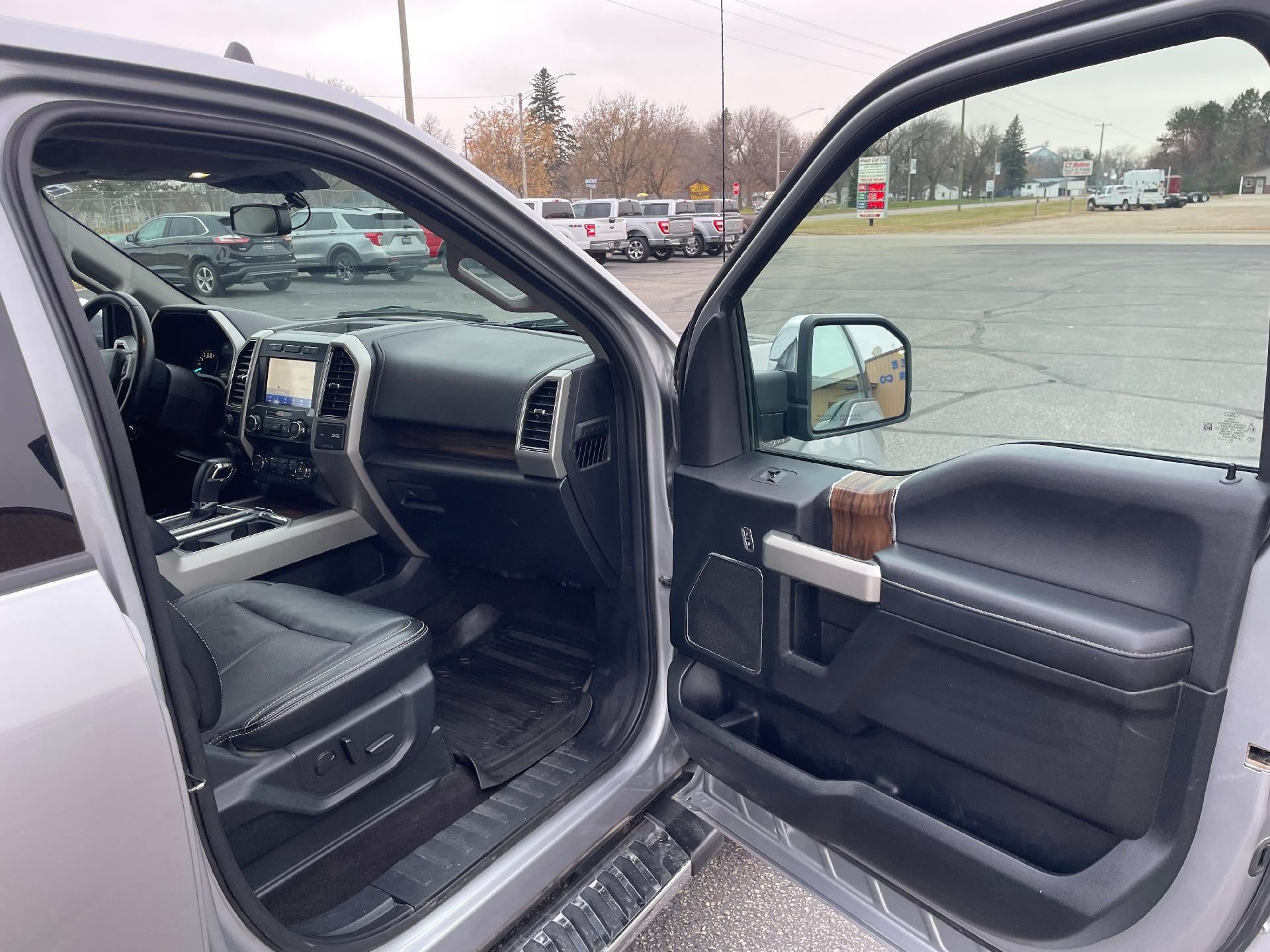 2020 Ford F-150 LARIAT 4WD SuperCrew 5.5' Box