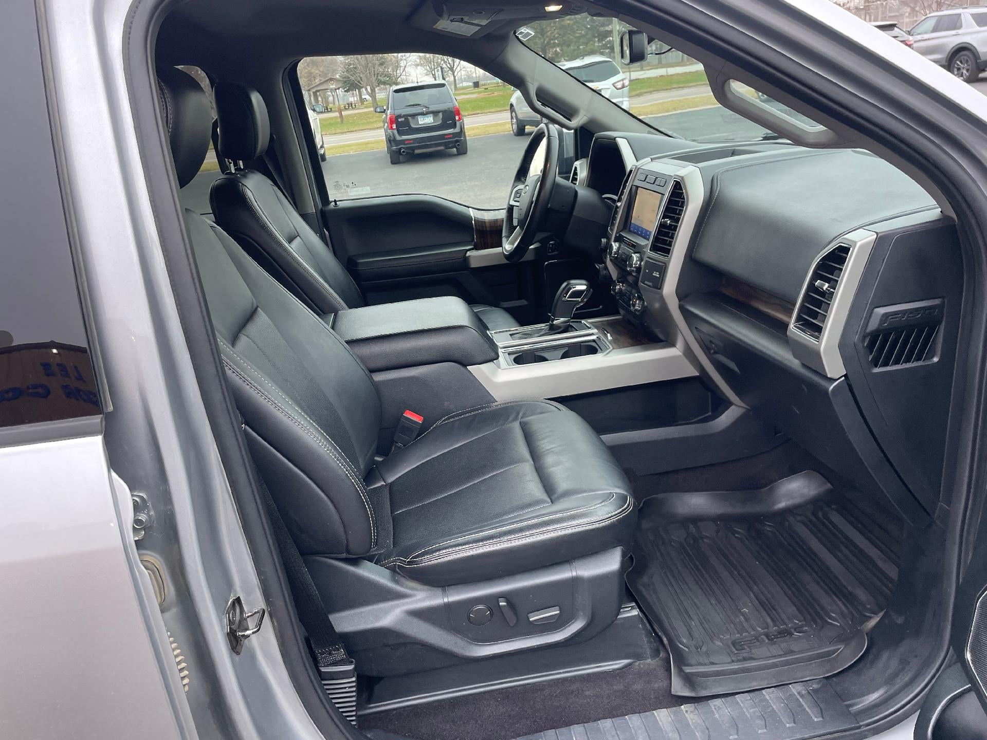 2020 Ford F-150 LARIAT 4WD SuperCrew 5.5' Box