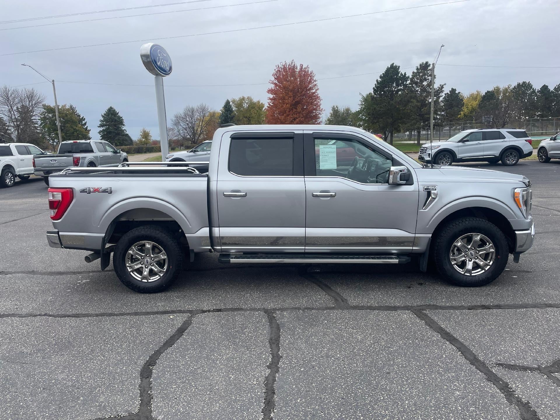 2022 Ford F-150 LARIAT 4WD SuperCrew 5.5' Box