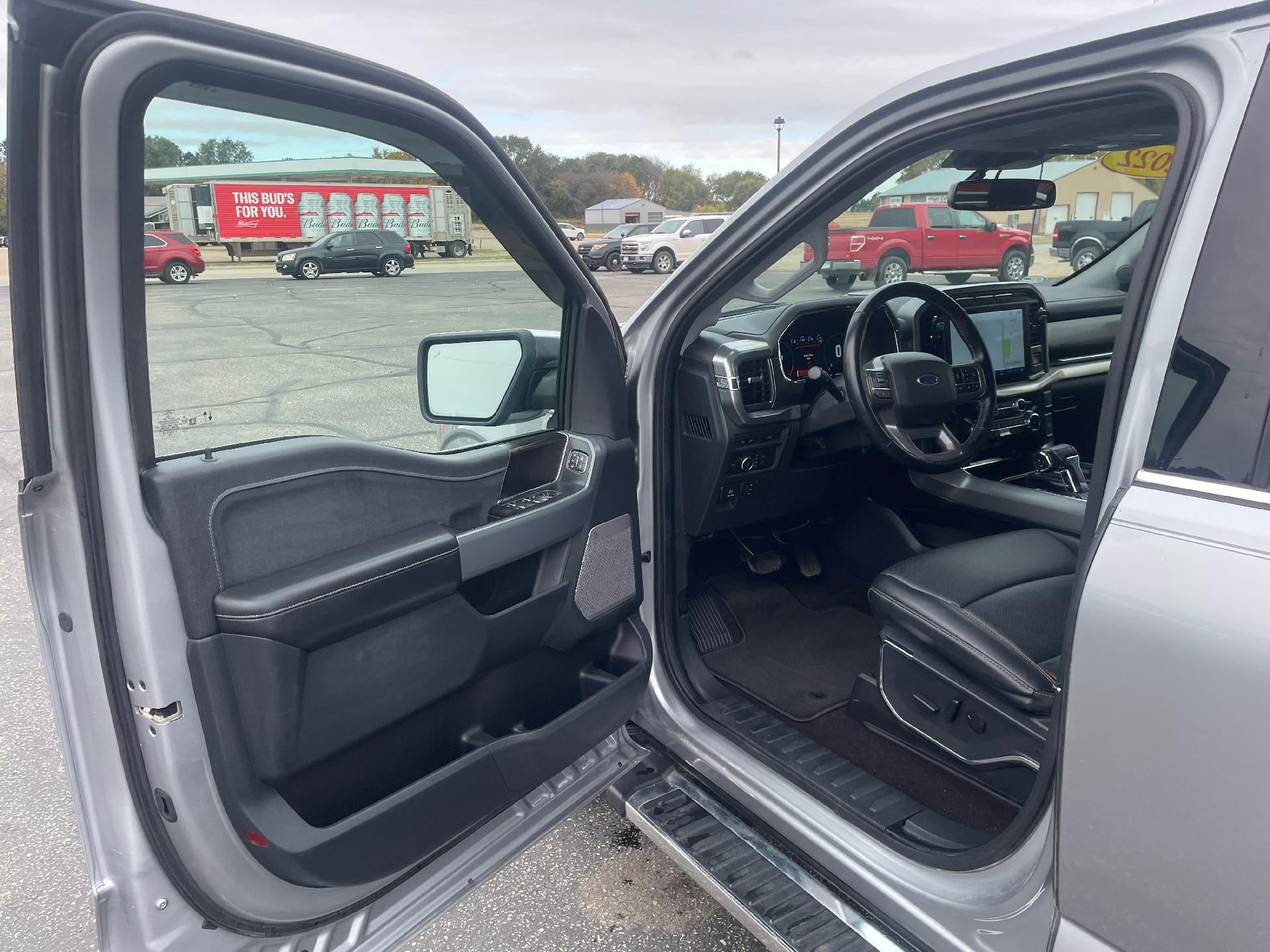 2022 Ford F-150 LARIAT 4WD SuperCrew 5.5' Box