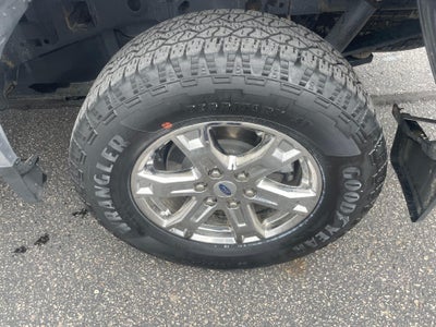 2022 Ford F-150 LARIAT 4WD SuperCrew 5.5' Box