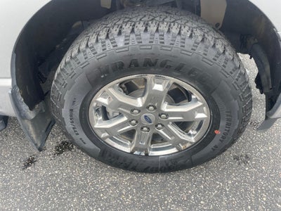 2022 Ford F-150 LARIAT 4WD SuperCrew 5.5' Box