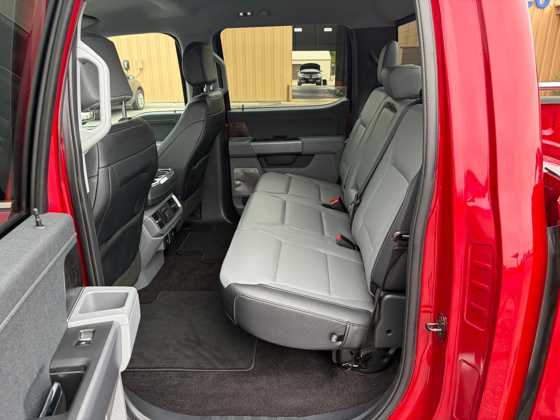 2022 Ford F-150 LARIAT 4WD SuperCrew 5.5' Box