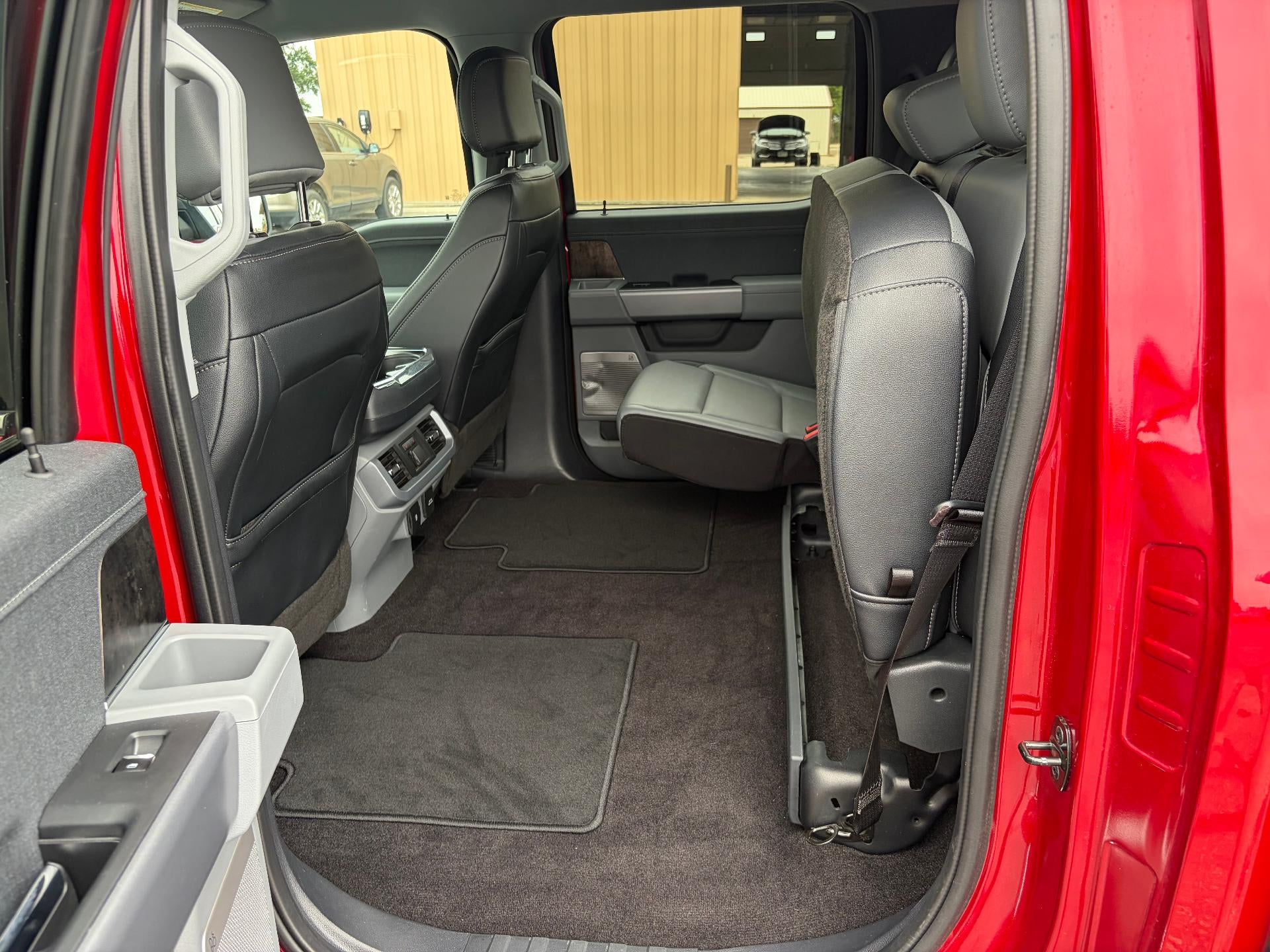 2022 Ford F-150 LARIAT 4WD SuperCrew 5.5' Box