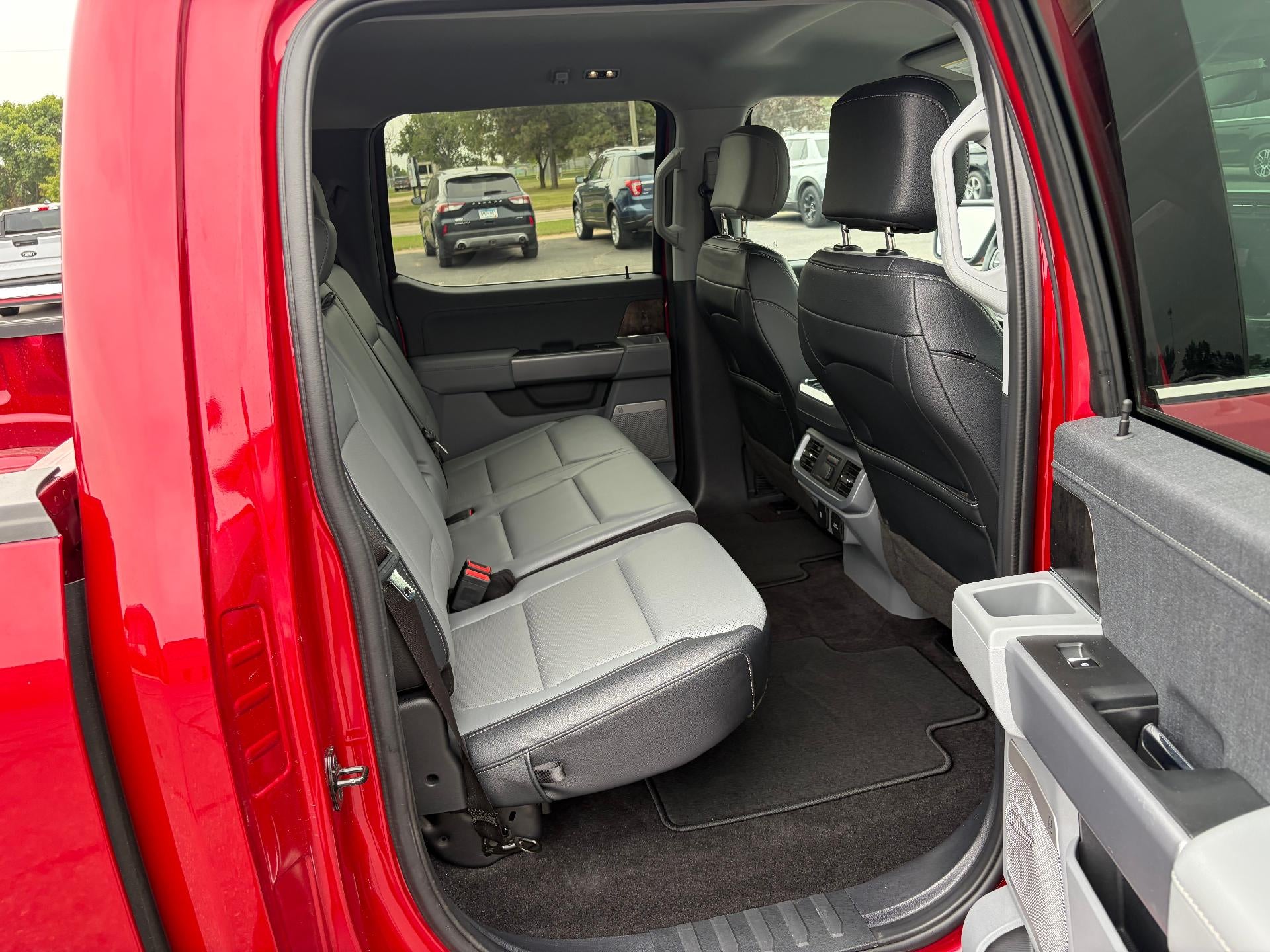 2022 Ford F-150 LARIAT 4WD SuperCrew 5.5' Box