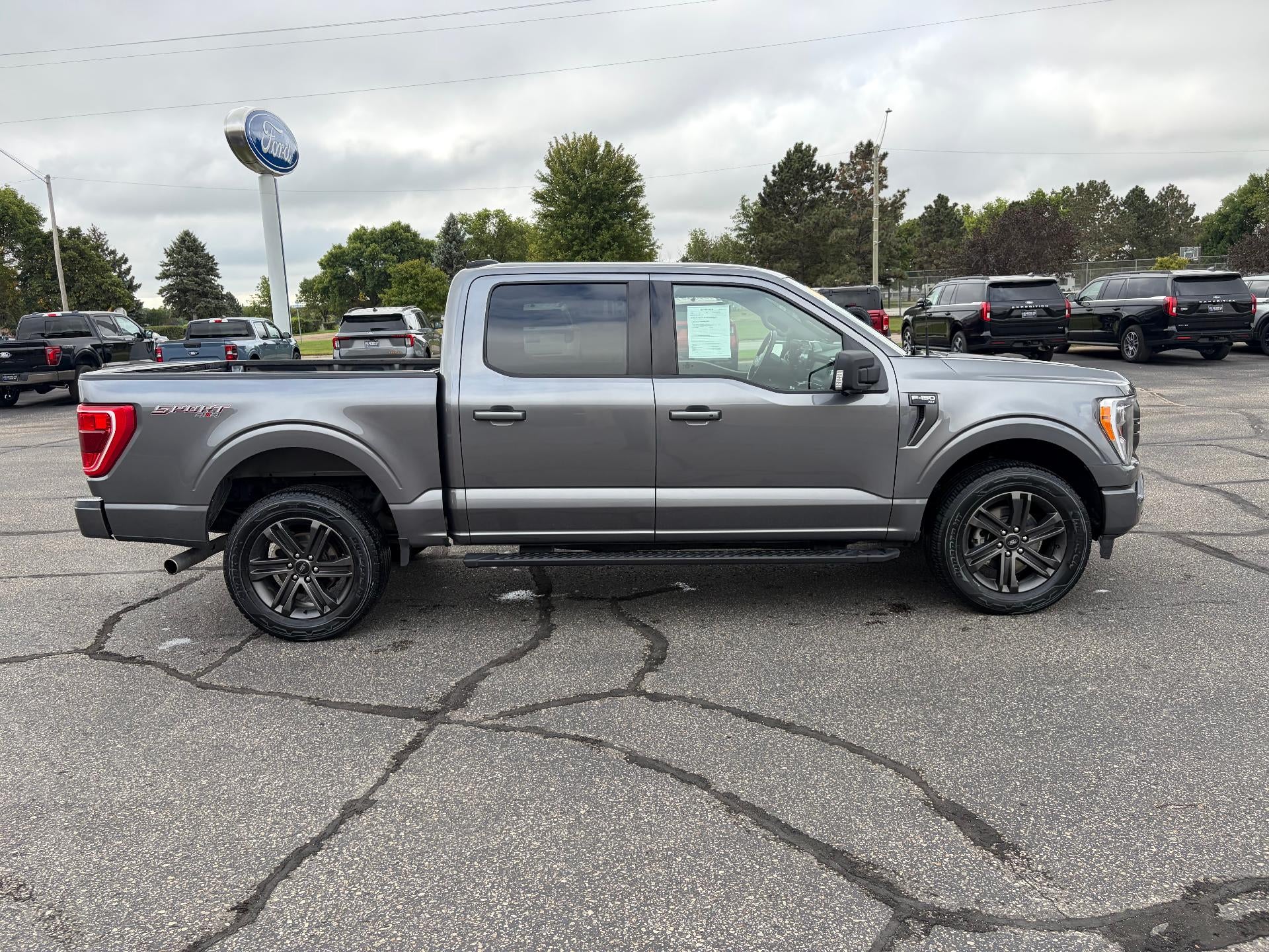 2022 Ford F-150 XLT 4WD SuperCrew 5.5' Box