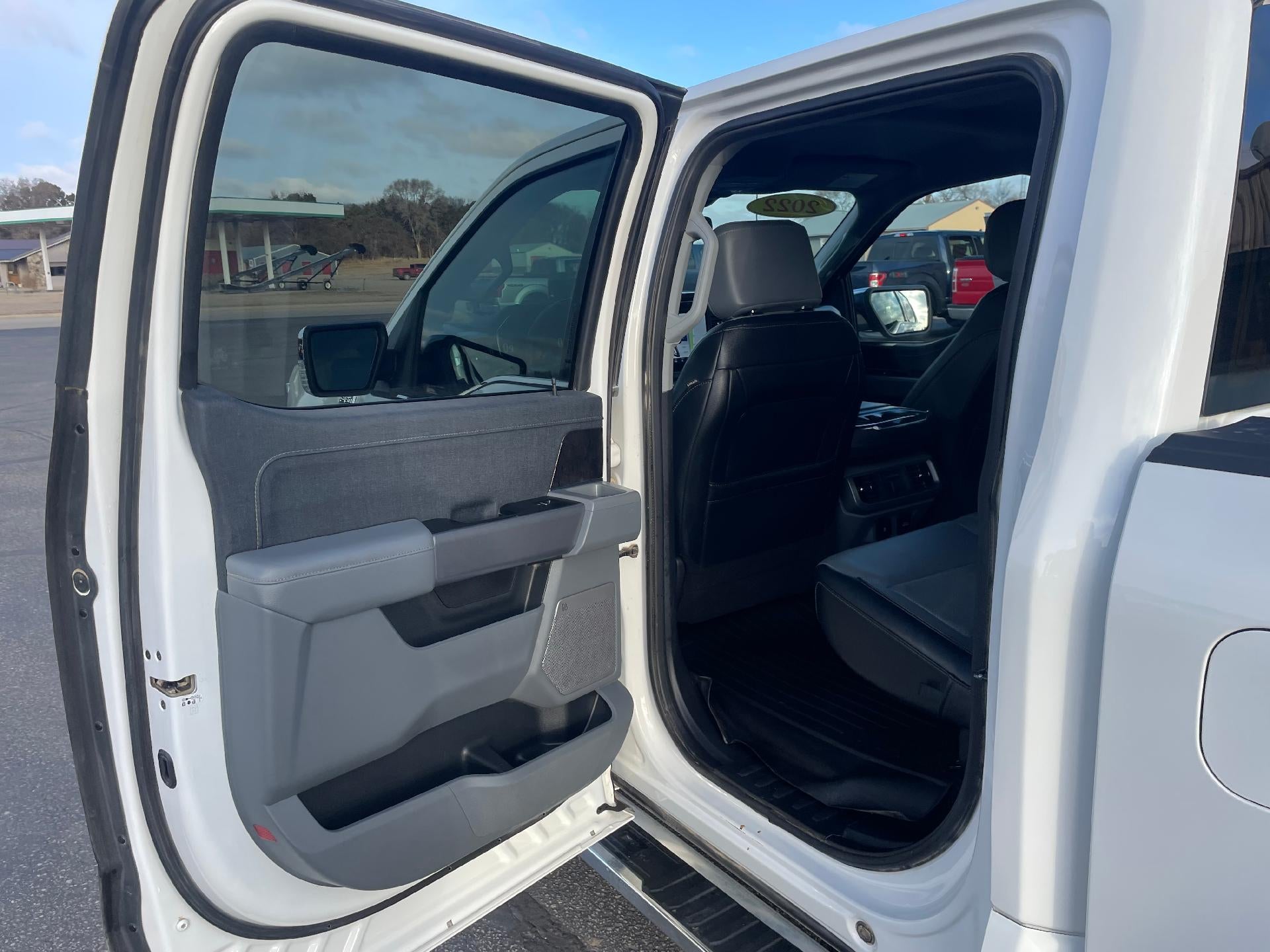 2022 Ford F-150 LARIAT 4WD SuperCrew 5.5' Box