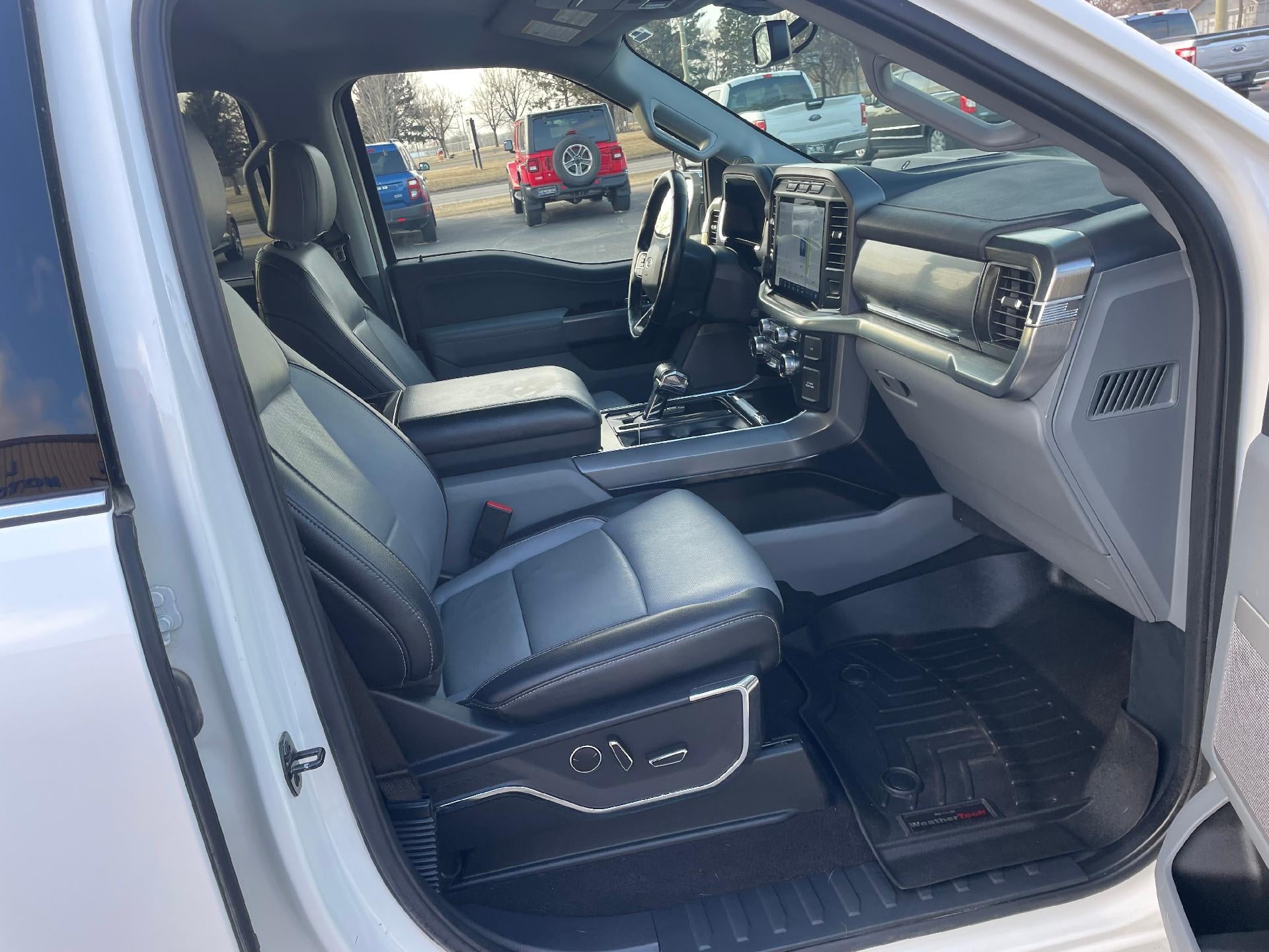 2022 Ford F-150 LARIAT 4WD SuperCrew 5.5' Box