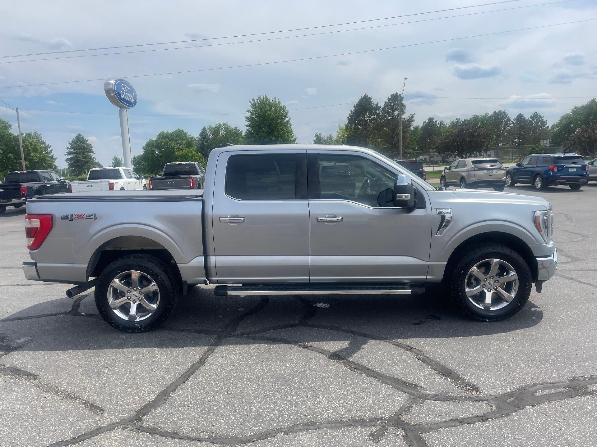 2022 Ford F-150 LARIAT 4WD SuperCrew 5.5' Box