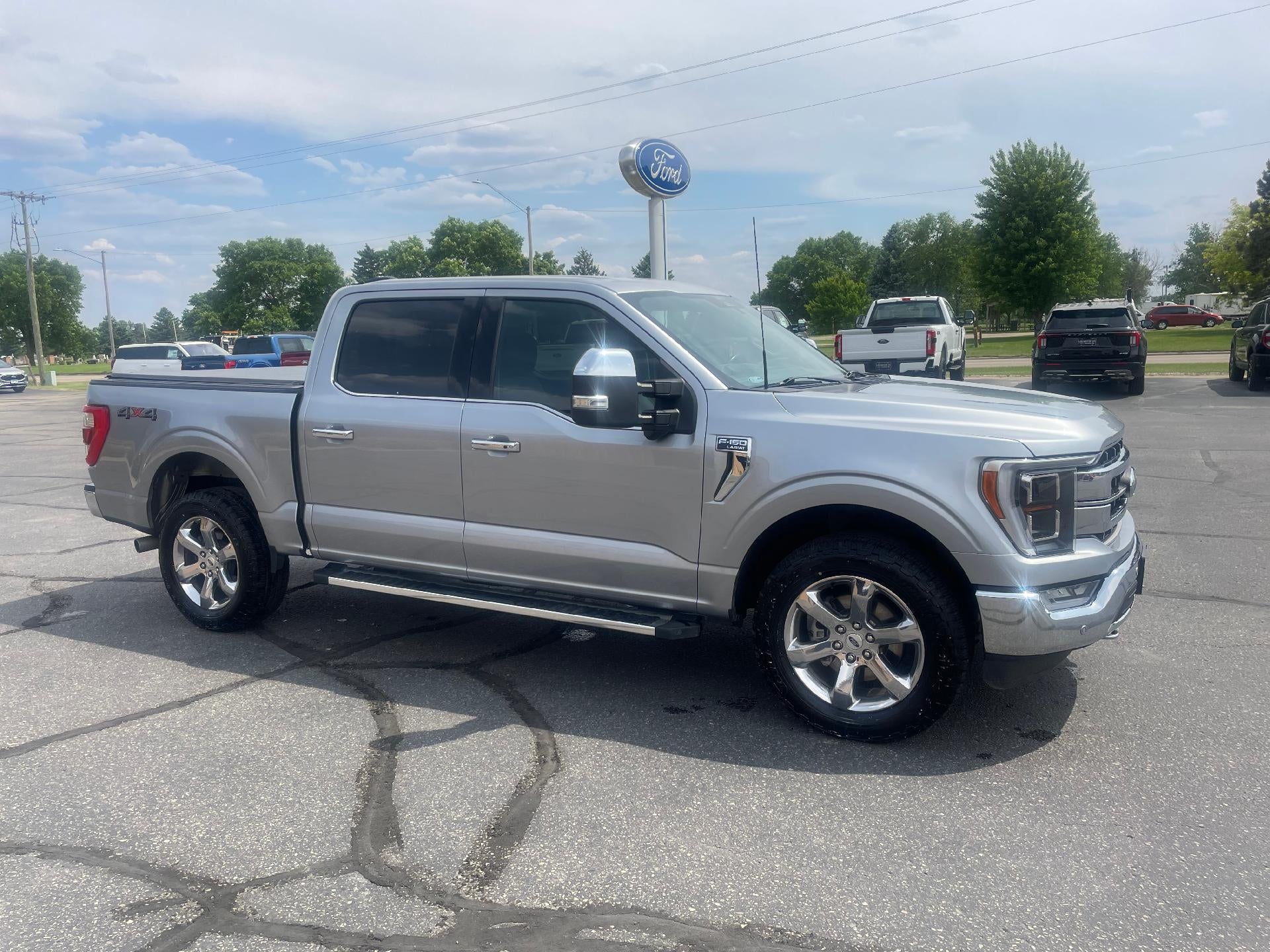 2022 Ford F-150 LARIAT 4WD SuperCrew 5.5' Box