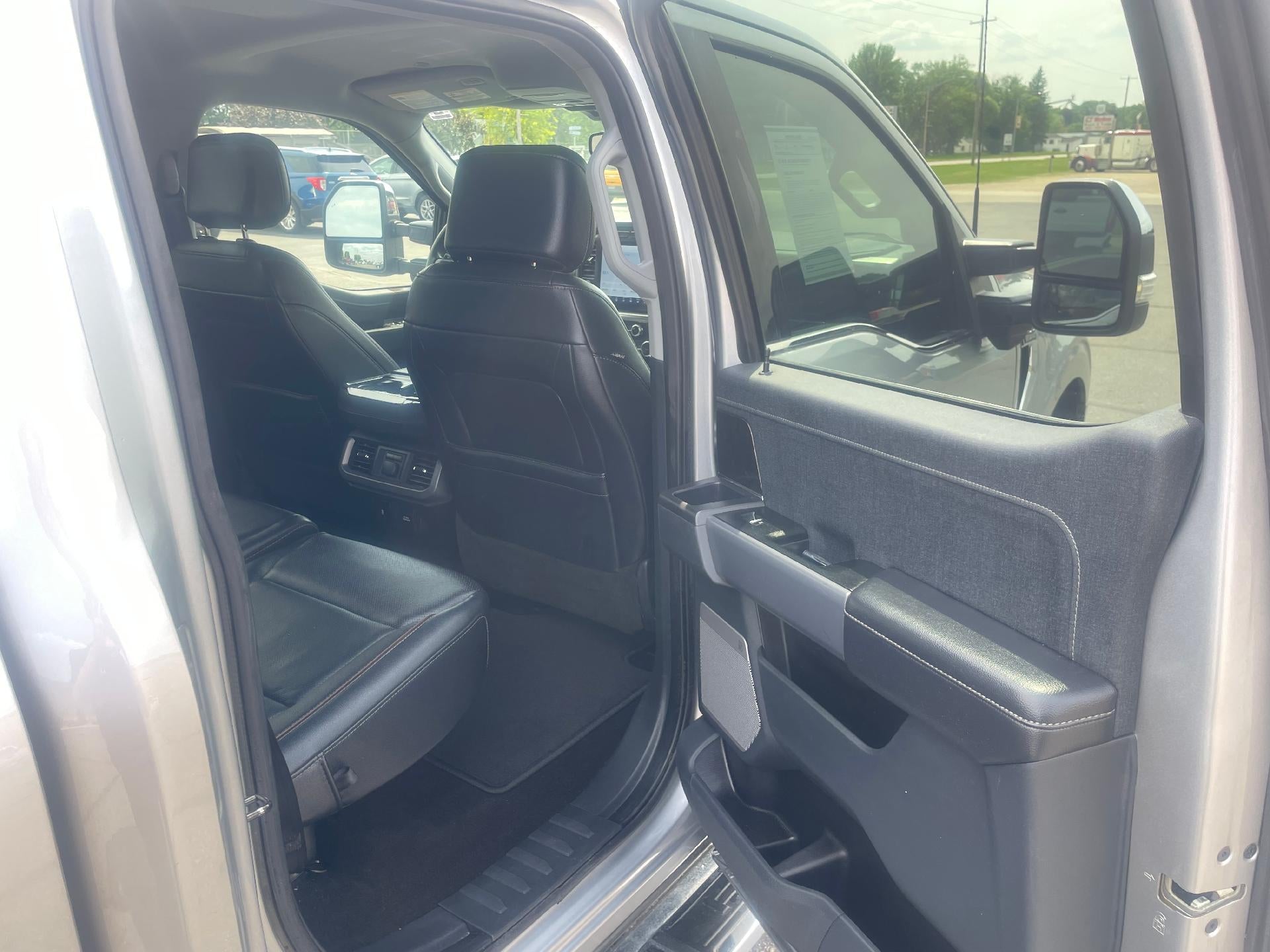 2022 Ford F-150 LARIAT 4WD SuperCrew 5.5' Box