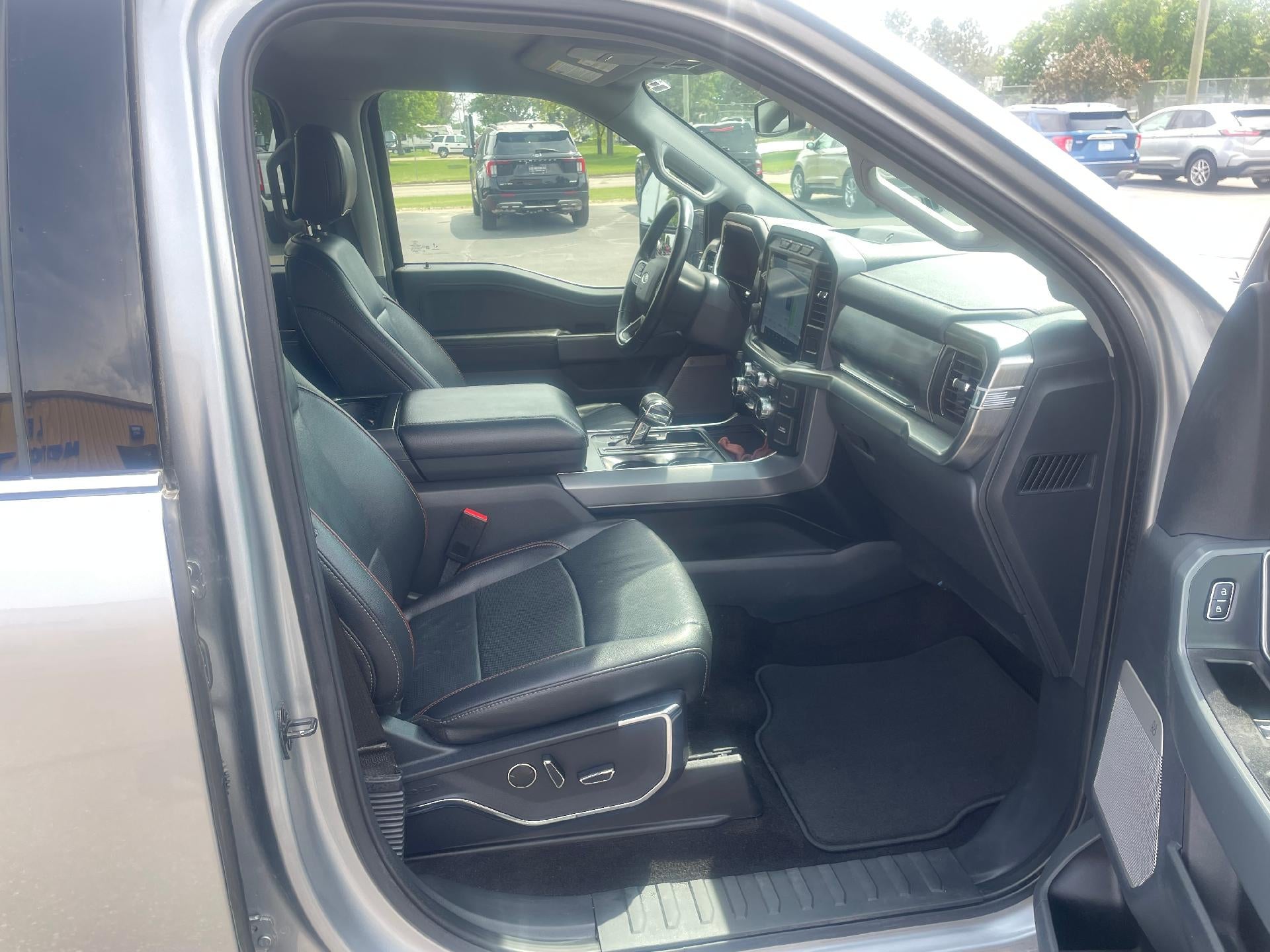 2022 Ford F-150 LARIAT 4WD SuperCrew 5.5' Box