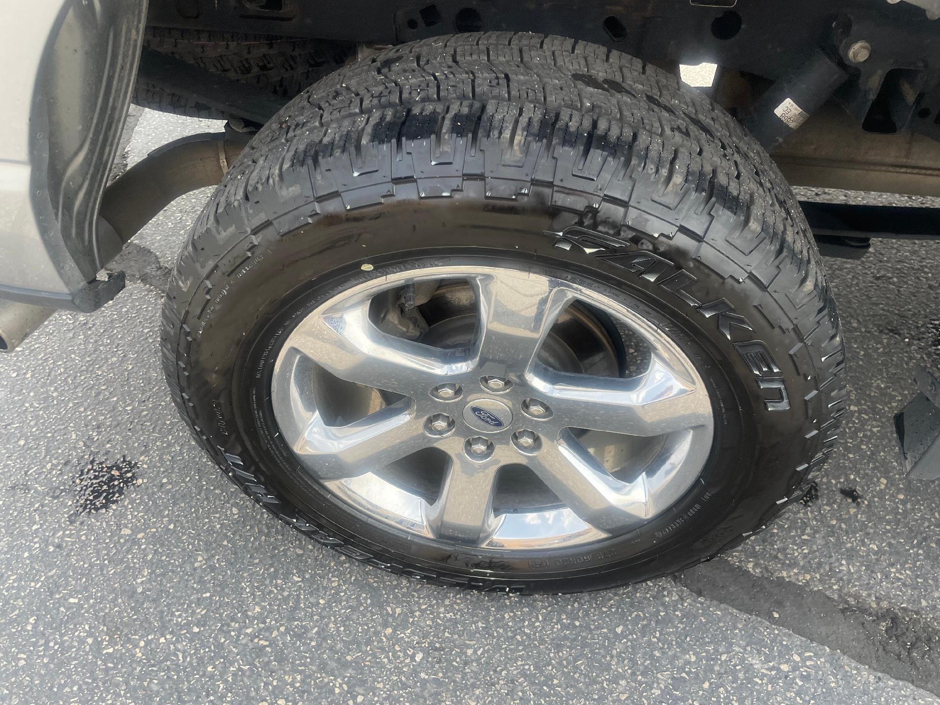 2022 Ford F-150 LARIAT 4WD SuperCrew 5.5' Box