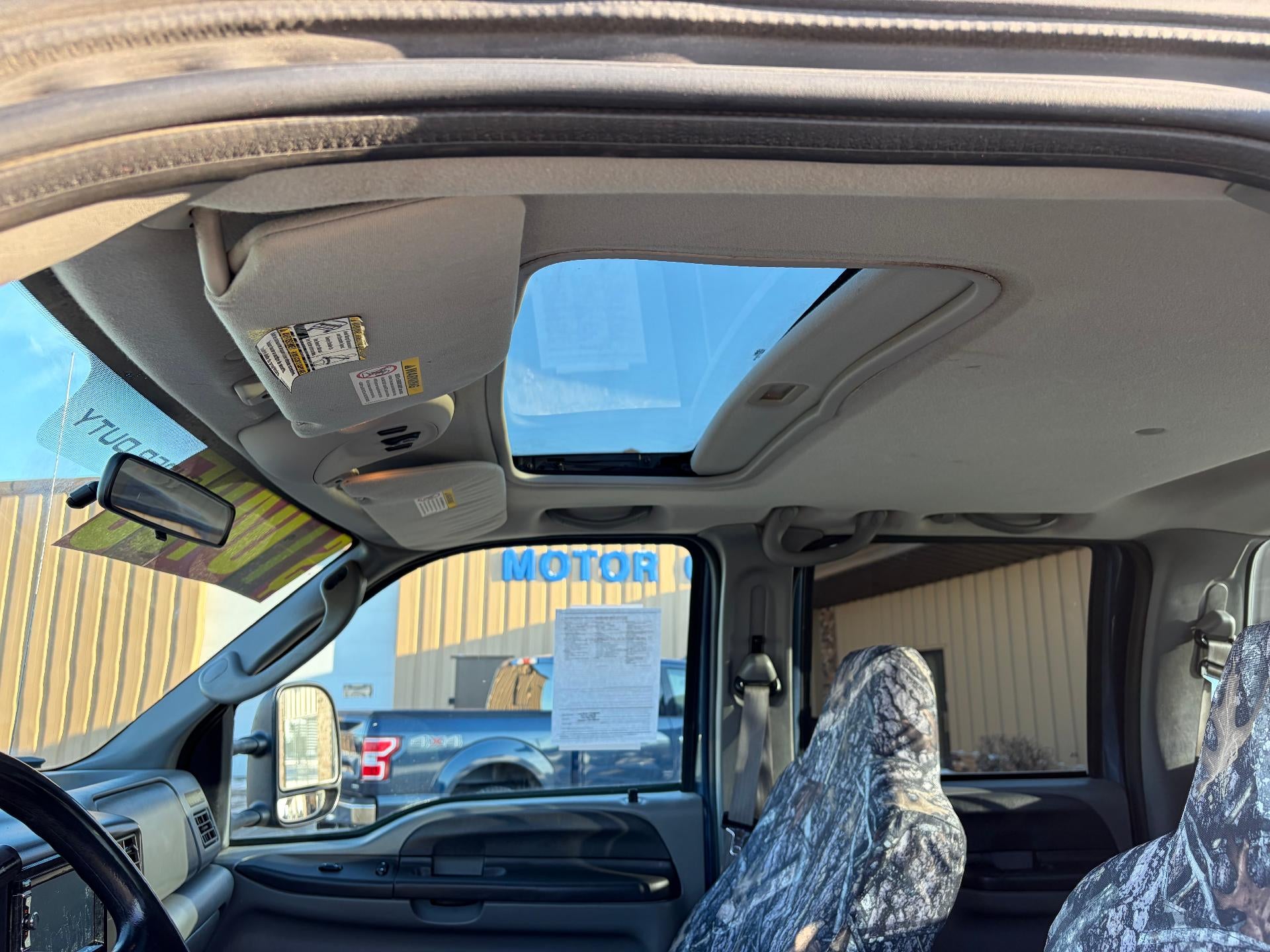 2004 Ford Super Duty F-350 SRW XLT
