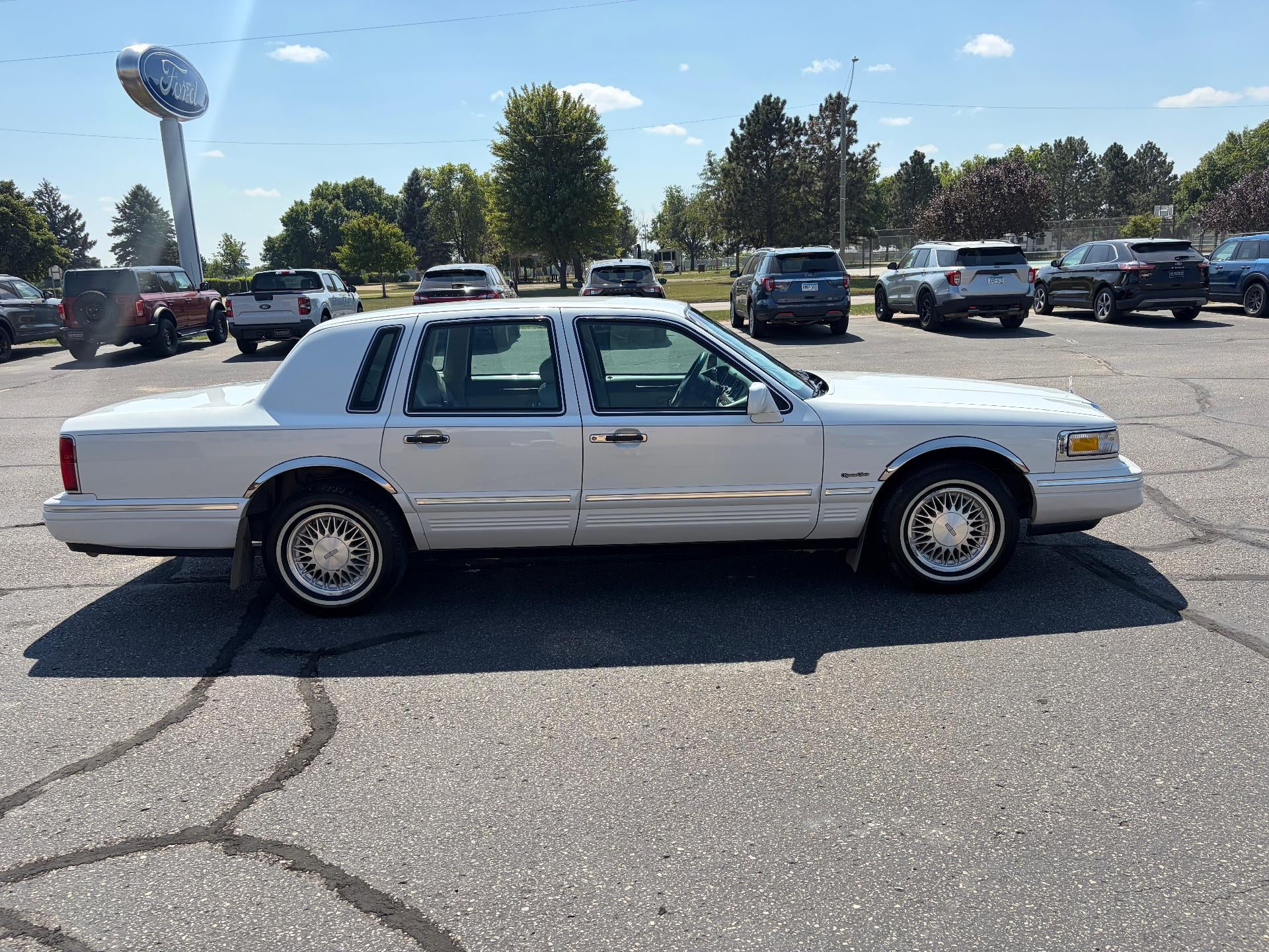 1997 Lincoln Town Car Signature