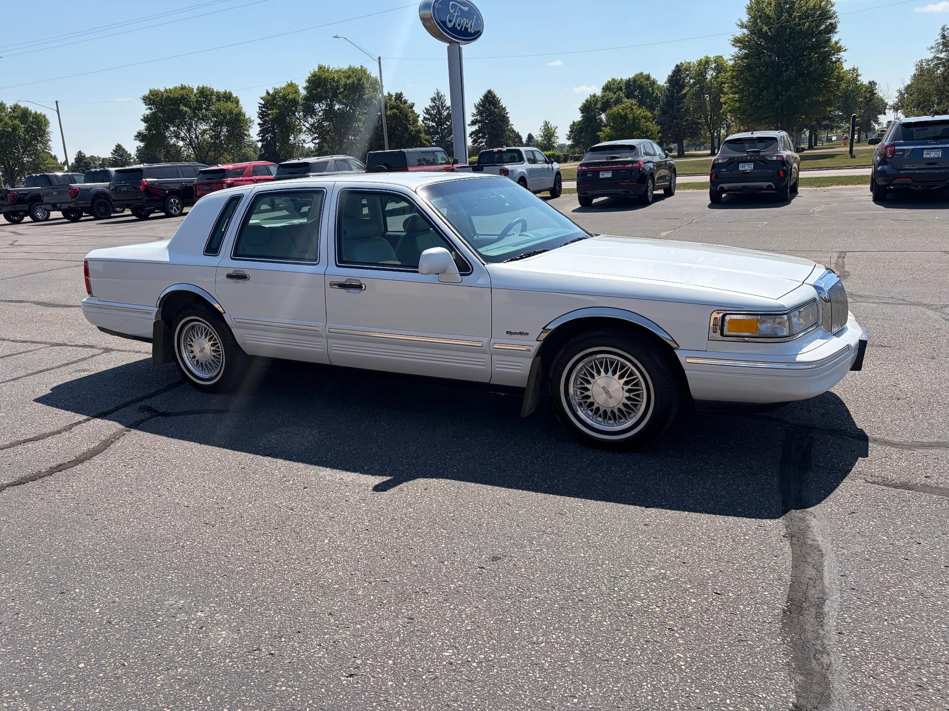 1997 Lincoln Town Car Signature