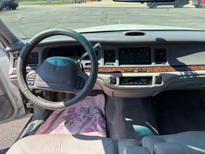 1997 Lincoln Town Car Signature