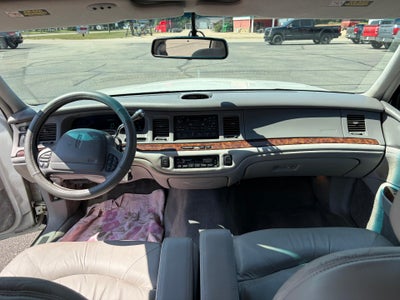 1997 Lincoln Town Car Signature