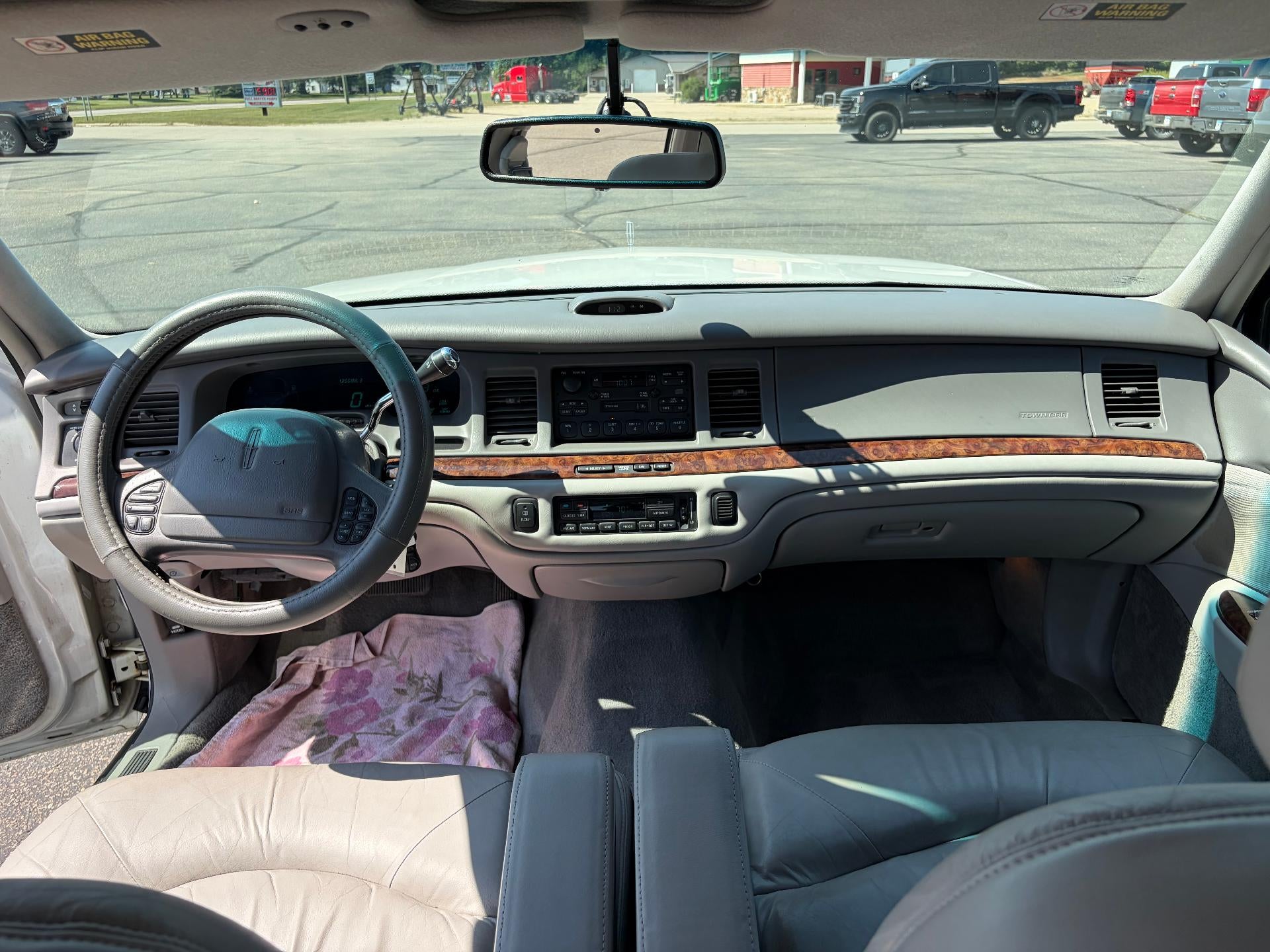 1997 Lincoln Town Car Signature