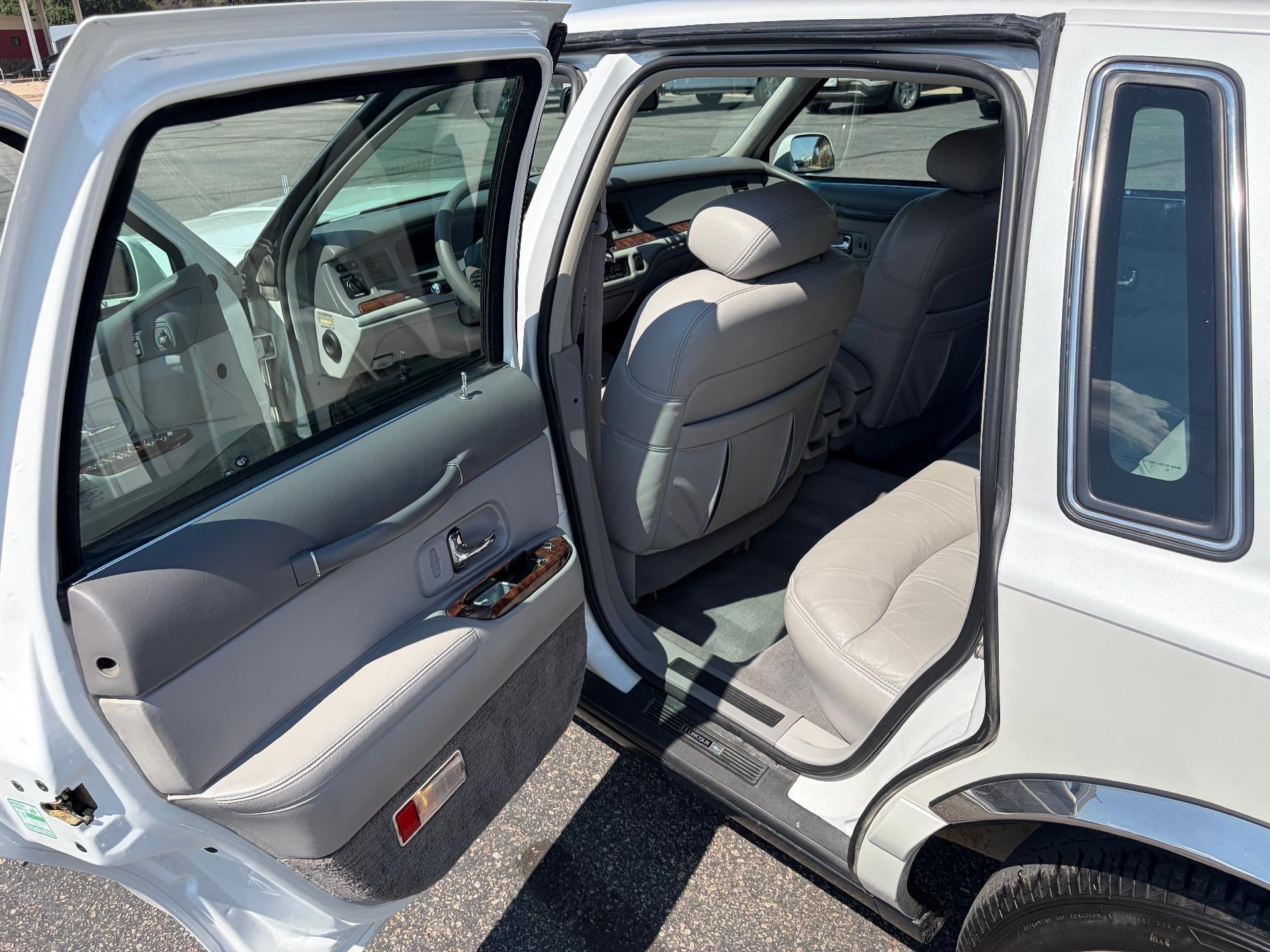 1997 Lincoln Town Car Signature