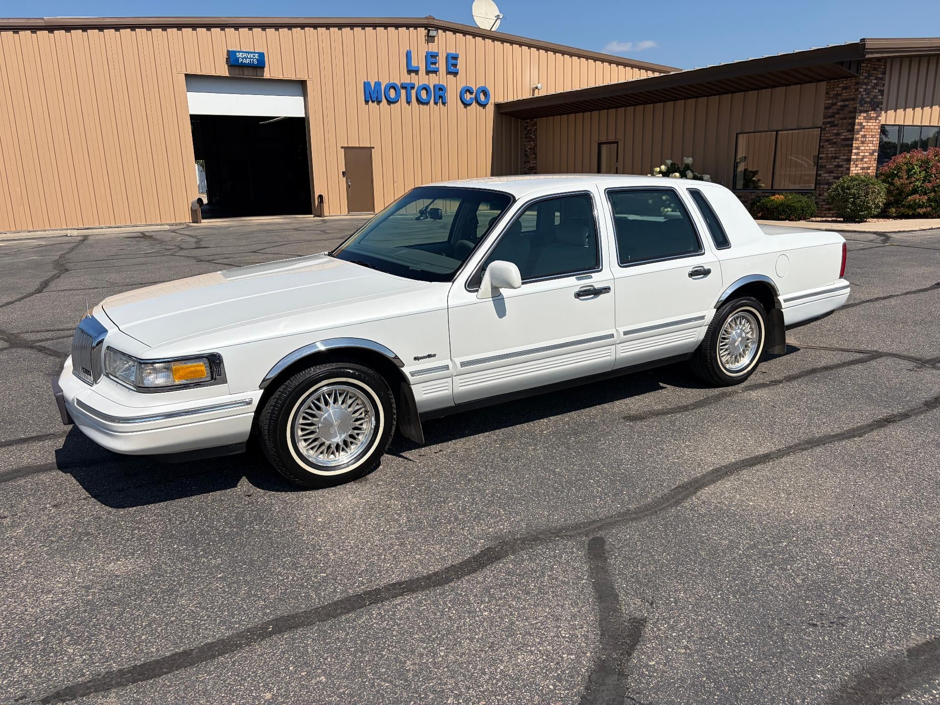 1997 Lincoln Town Car Signature